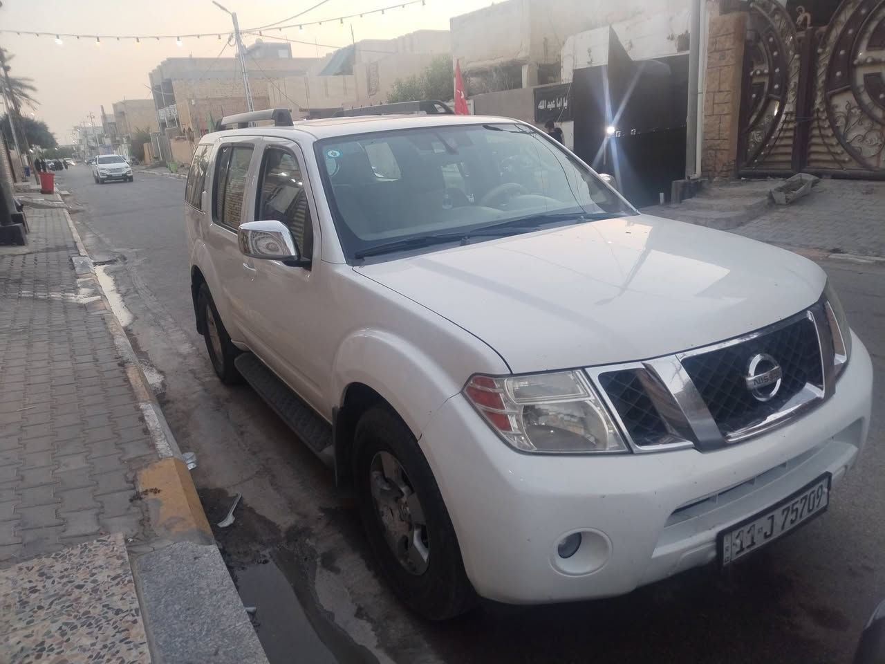 السلام عليكم بافندر موديل 2008 رقم بغداد مكفوله بيها الجاملغ الأمامي الايسر صبغ بدون حادث فول مواصفات  فتحه تحكمات كامرات ثلاث قطع تبريد ثلج السعر 100 وبيها مجال عنوان السياره محافظه واسط الكوت مركز المدينه وهذا رقمي ***********
