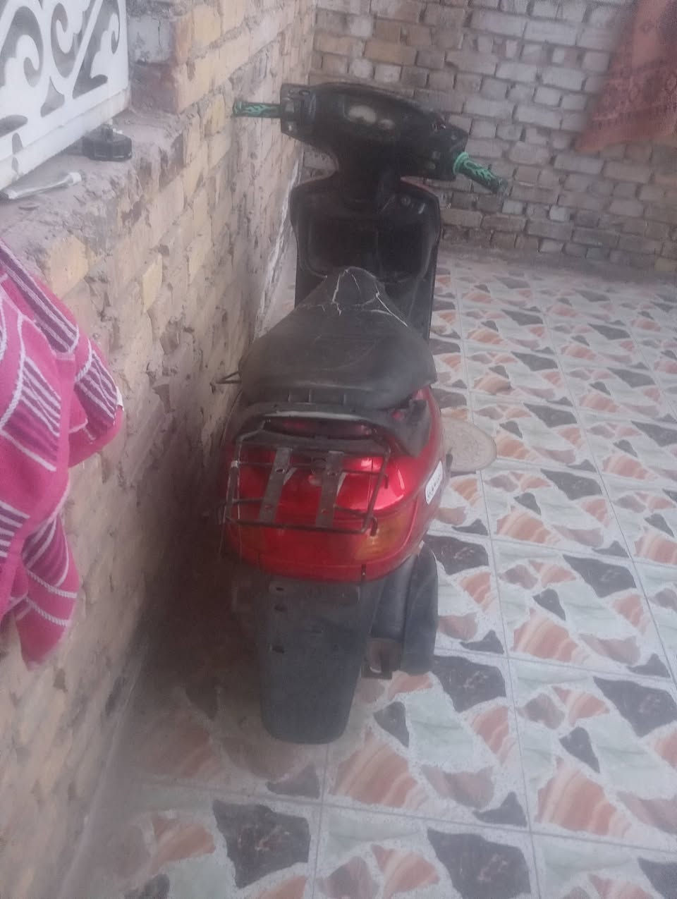 دراجه فراشه للبيع
بيه بس الزنجيل فالت السعر 225 العنوان نجف مقابيل قريت الغدير 

***********
