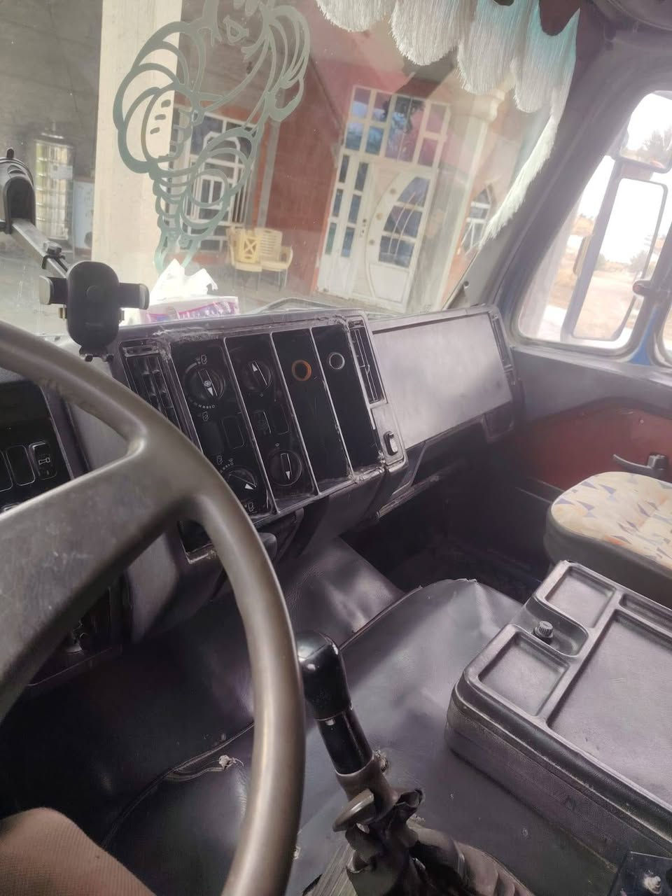 سلام عليكم البي موديل 82محرك 35كير 160قماره كصيفه تحويل مباشر مربوطه نساف 3محاور بسنوريه السعر 150وبيه مجال للشراي لاستفسار ***********
