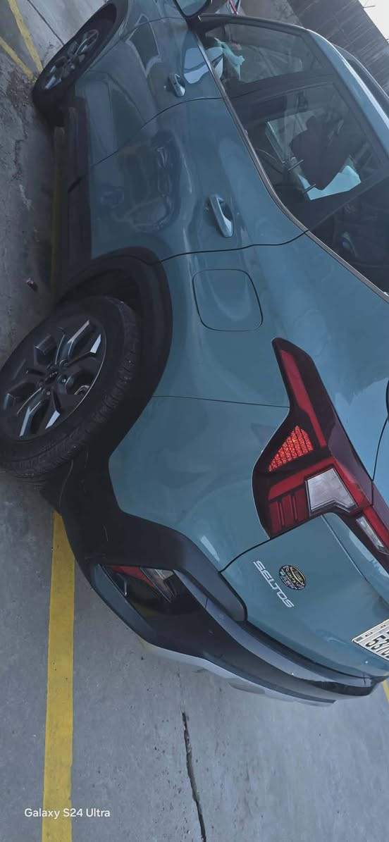 كيا سيلتوز لون مميز ٢٠٢٤
رقم انكليزي سنوية ٢٠٢٩ 
وارد امريكي حادثها بسيط فقط الباب خلف السايق 
السونار موجود وية الصور 
سيارة فول عدا الفتحه 
محرك ٢٠٠٠ دوش 
كشنات جلد وهيترات 
ستيرن هيتر وتحكمات 
تايرات جديده 
صدر جديد 
مودات قياده
تحديد مسار  
دشبول عدادات الكتروني 
تبريد قطعتين 
نظافة عامة بدون اي نقص ومتحتاج اي مصرف 
مكان السيارة بغداد ـ المنصور 
*********** متوفر واتساب
