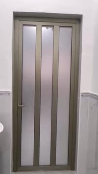 باب ألمنيوم • تشطيب دقيق • سماوة