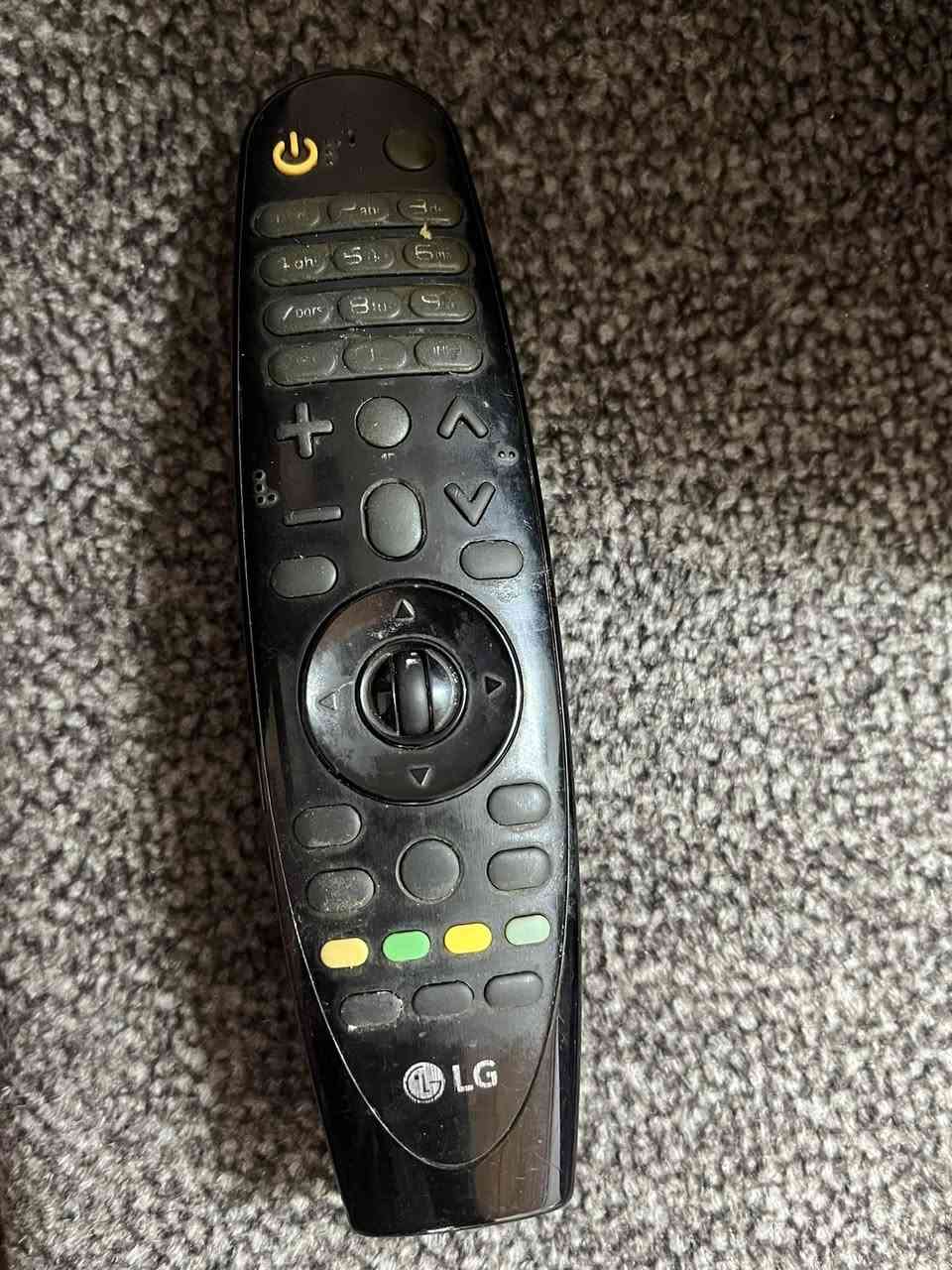ته له فيزوينى. LG  سمارته. ماوس  شاشه ٥٥


**إذا كنت صاحب هذا الإعلان وتريد حذفه لأي سبب، رجاءا أرسل رسالة إلى الدعم الفني**