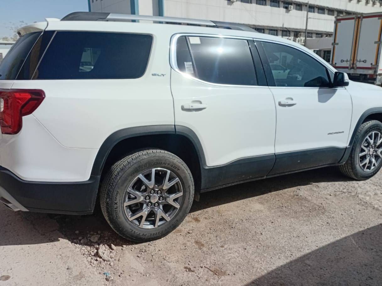 السلام عليكم 

للبيع
GMC ACADI2023

✅ محرك 6v 3600

✅ اربع بصمات للابواب مع بصمة تشغيل وتشغيل عن بعد

✅ نظام الكاميرات 

✅ لايتات زينون اصل مع حاجب LED نهاري 

✅ كاميرا خلفية دوارة مع الستيرن 

✅ اشارات بالمرايا الجانبية مع حساسات الاجتياز 

✅ غرفة السيارة جلد اسود مطعم

✅ تحكم كهربائي متكامل لمقاعد المقدمة الخلفيه  

✅ تدفئة ستيرن

✅ ستيرن كهربائي الحركة

✅ جنطة كهرباء شفط مع إمكانية فتح الجنطة بثلاث وضعيات  عن طريق باب السائق والبصمة 

✅تحكم كهربائي متكامل لمقاعد المقدمة 

✅ كشنات أمامية تدفئة تبريد

✅ كشنات وسطية تدفئة

✅ شحن موبايل وايرلس

✅ منافذ USP & AUX

✅ منافذ طاقة 12V متعددة

✅ رادار امامي مانع تصادم واعطاء تنبيه مع حساسات خلفية

✅ مانع إنزلاق

✅ شاشة دشبول كبيرة 

✅  منافذ USB

✅ تحكم ستيرن جهتين متكامل الايعازات

✅ سايد بريك بصمة 

✅ تبريد السيارة 3 قطع مع تبريد خلفي منفصل  

✅ مقاعد وسطية فصل سياحي لراحة اكبر 

      مع بقية مواصفات  الفول المعروفة

✅ للمزيد الاتصال ***********

✅️السعر 260 بيها مجال للشراي
