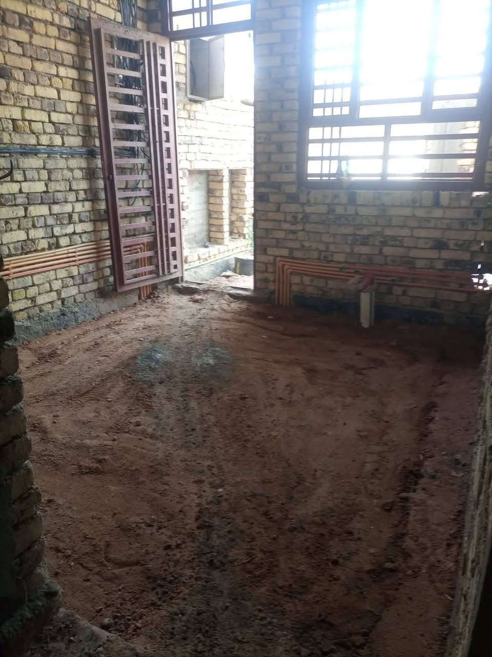 في ديوانيه بل تقيه ثالثه شارع الكرينات بيوت نقد وقصاد تعال وشوف شغلناا وعدنا بناء نقد وقصاد ***********
