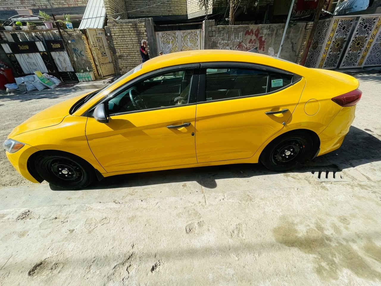 السلام عليكم انترا موديل 2018 صوره الحادث مرفوق بلمنشور سياره مكفوله من دواخل تخم تاير تبريد شغال تحكم ستيرن جيهتين محرك 2000 دوش حداديه جديده اشاير بالمري مكاني بغداد رقم تلفون ***********
