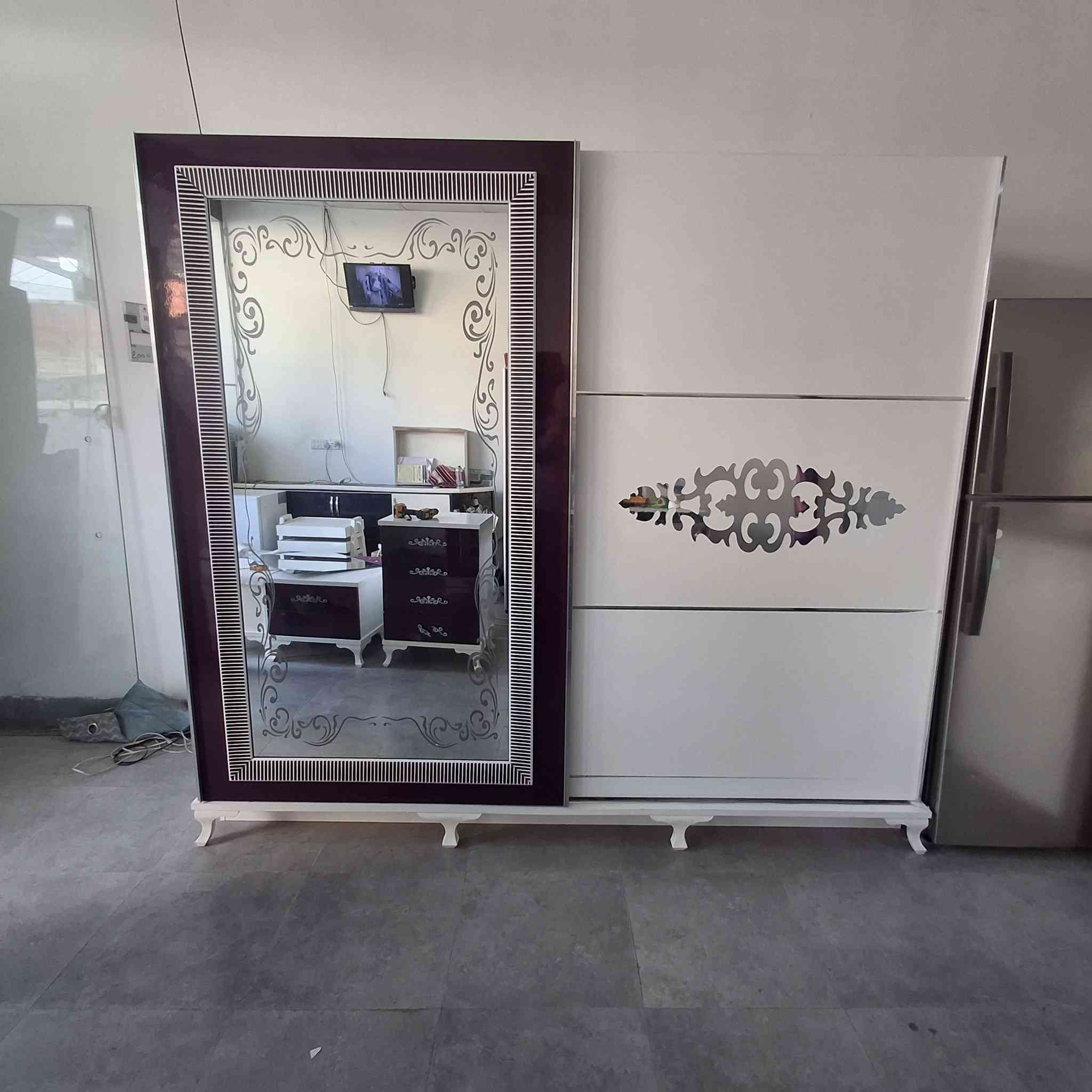 السلام عليكم غرفة نوم ماركه تركي اخت الصفر واصل للمنزل داخل أربيل مع الشد والنقل رقم تواصل وتساب ***********
