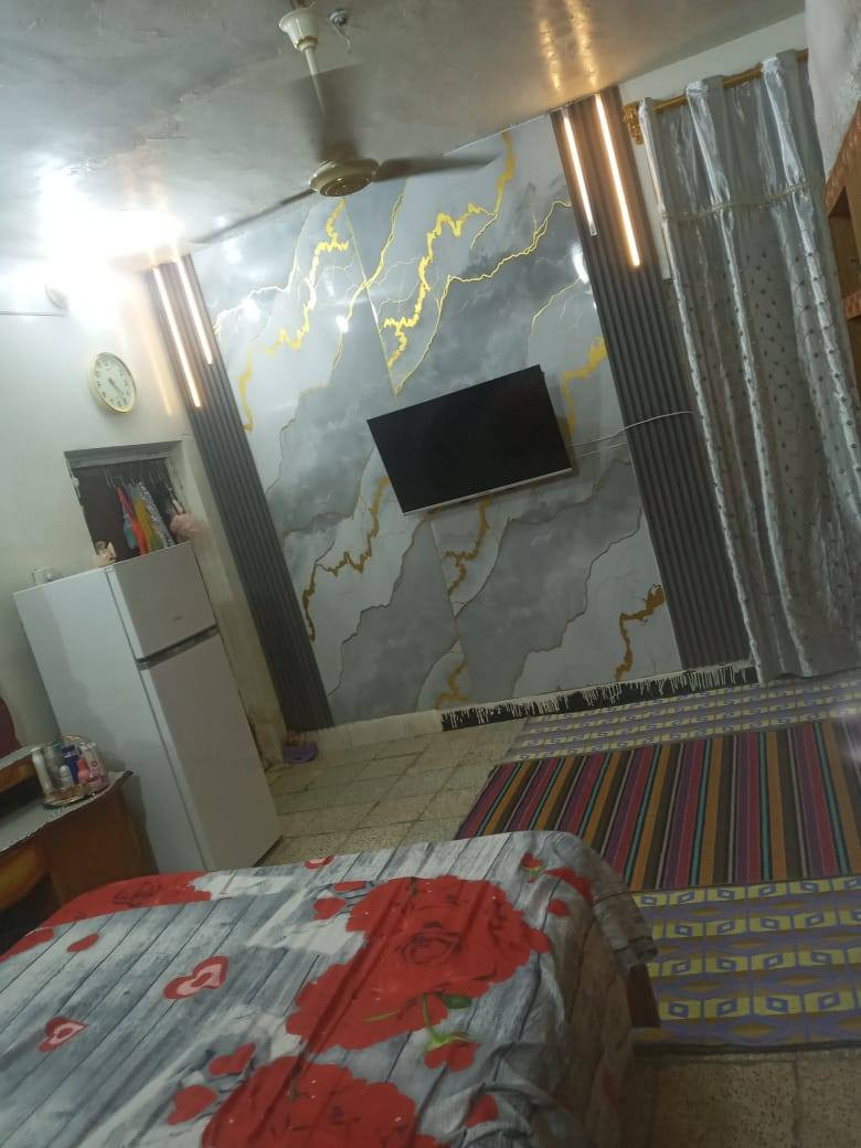 السلام عليكم
دار للبيع منطقة النهروان الـ 7000 مساحة 200م
يحتوي على :
1- استقبال
2ـ مطبخ 
3- حمامات عدد 2
4ـ غرف نوم عدد 4 + غرفة سويت يعني 5 غرف

للاستفسار الاتصال على الرقم ***********
هذا رقم صاحب البيت يعني مو دلال
