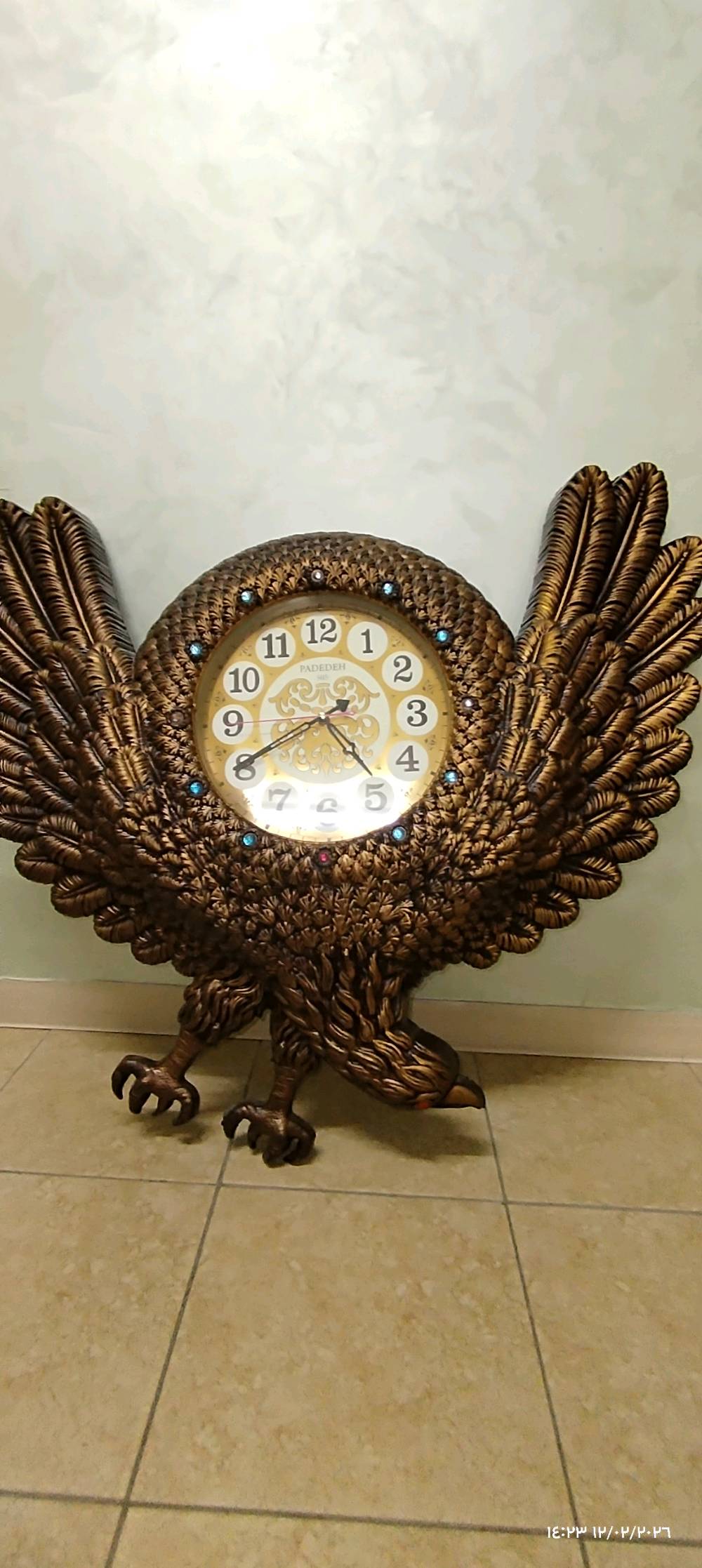 للبيع اغراض مستعملة نظيفة 
سعر الساعه 10
سعر الشازلون مع كرسين50
سعر المروحه25 للاستفسار: ***********