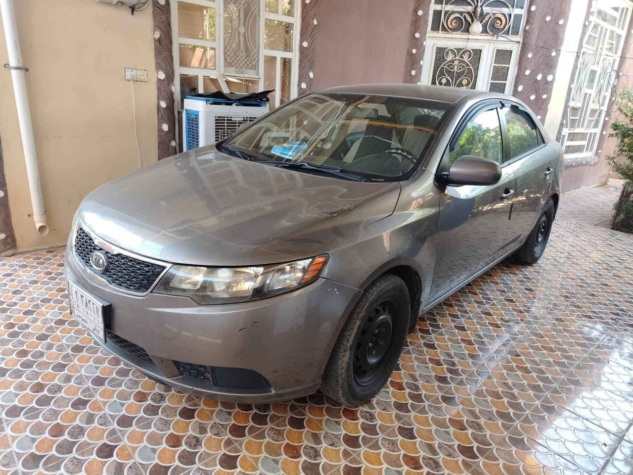 🚗 للبيع كيا فورتي 2013 🚗
كيا فورتي موديل 2013، لون نفطي، بسمي ورقم ديالى.
تم ترقيمها حديثاً قبل يومين (هزة ورقم)، والسنوية مجددة.
✅ تبريد ممتاز
✅ تدفئة شغالة
✅ كير ومحرك بحالة جيدة
✅ سيارة جاهزة للاستخدام
✅ خير من الله
🔹 السيارة بيها بعض الملاحظات البسيطة وتنعكس على السعر.
💰 السعر المطلوب: 105 ورقة
🔹 وبيها مجال للجاد بعد المعاينة
📞 ***********
📍 العنوان: ديالى - دلي عباس
