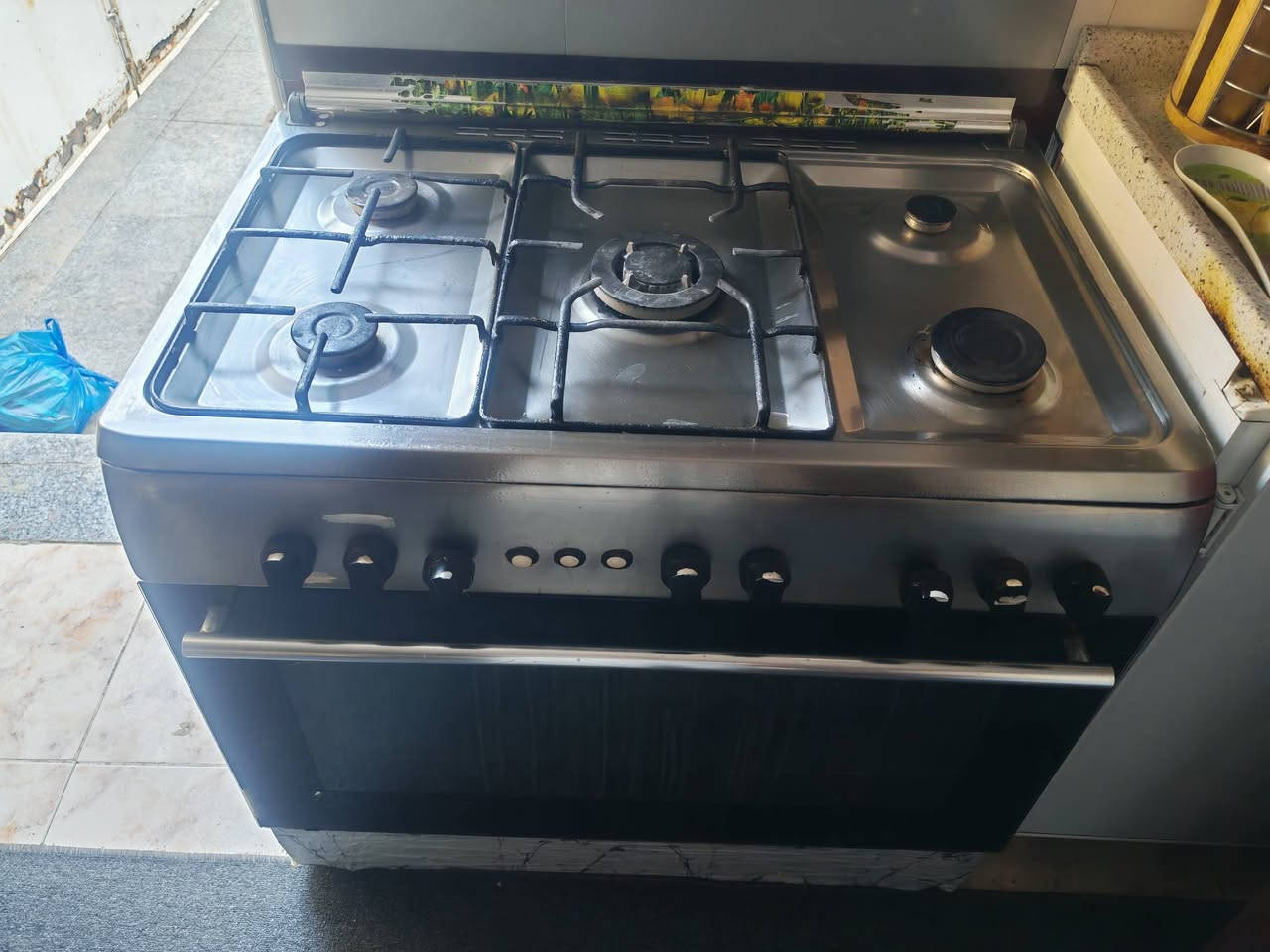 السلام عليكم طباخ للبيع شغال 
عدا العين زغيره ماتشتغل 
نظيف جداً السعر ٢٠٠وبي مجال 
ناصرية مركز المدينه


**إذا كنت صاحب هذا الإعلان وتريد حذفه لأي سبب، رجاءا أرسل رسالة إلى الدعم الفني**