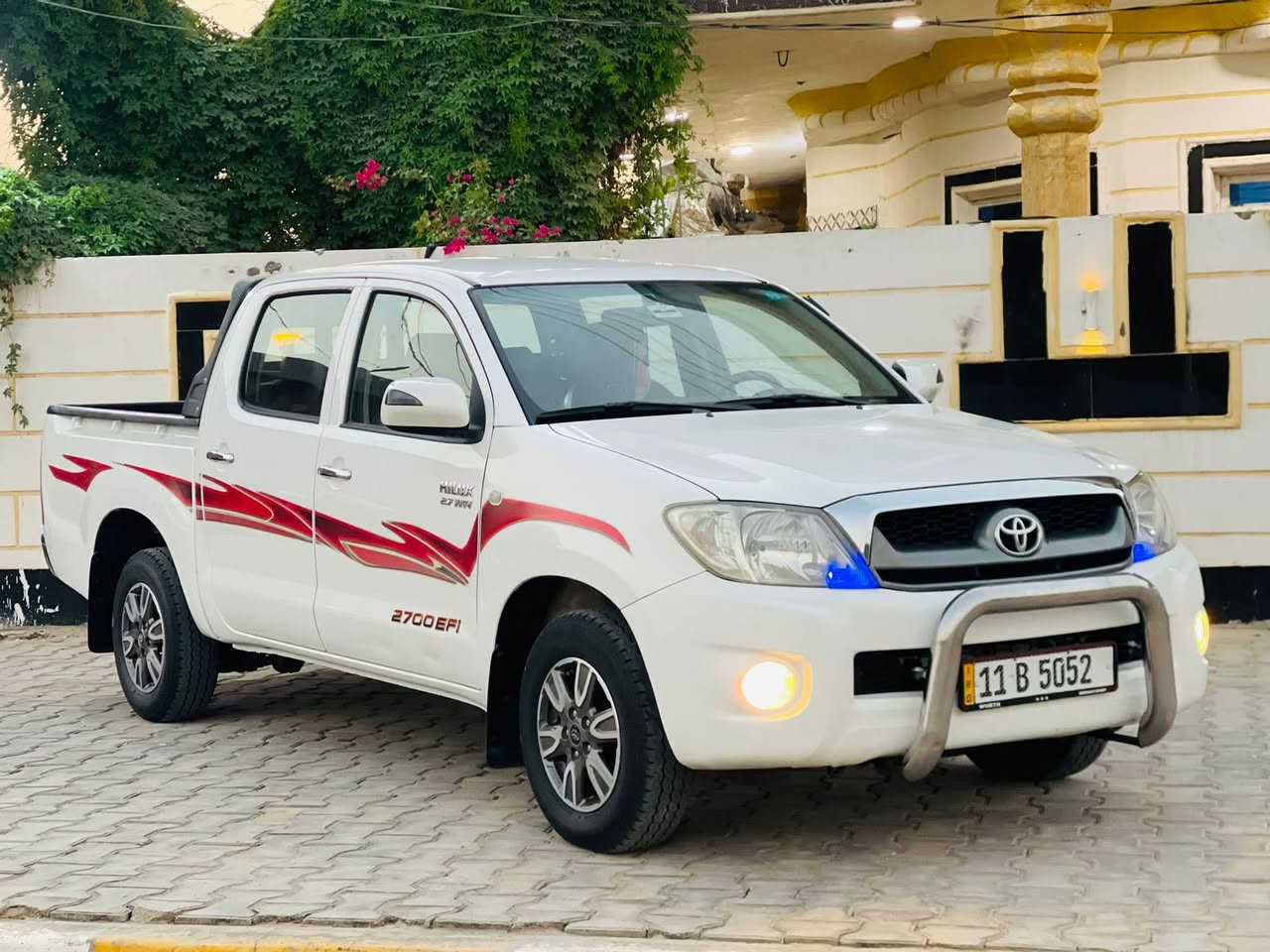 السلام عليكم 
اللهم صل على محمد وال محمد 
للبيع تويوتا هايلوكس 2011 سعودي ام دعاء دبل قمارة مكفولة كفالة عامة من الصبغ والبارد والشخط والتبديل سيارة نظافة اخت الزيرو من النوادر ما اعتقد اكو هيج نظافة على شرط برغي ما مفتوح بيها فول مواصفات
كير اوتماتيك  
داخل احمر
دشبول صاج اصلي
حساس خلفي 
كشن منفصل
ويل كب اصلي شركة
رقم بغداد مميز بأسمي
ماشية 250 الف كم شرط الفحص 
السعر 190$وبيها مجال الطيبين 
ملاحظه عجبتك سياره ومكانيتك ماتسمحلك تجي تاخذها بلاش ماعجبتك ادعيلي برزق🤲
***********
يتوفر واتساب والعنده مراوس يتواصل عبر الواتساب
