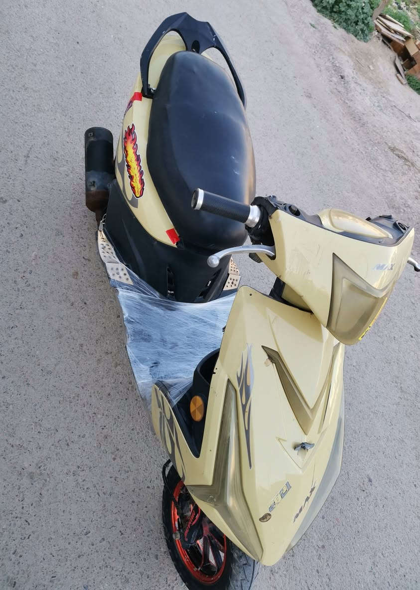 دراجة ماكس مضلع للبيع 250 الف وبيها مجال تشتغل سلف وهندر تخم تايرات شلعة ومعدل مكاني بغداد الدورة تعال خاص او اتصل رقمي ***********
