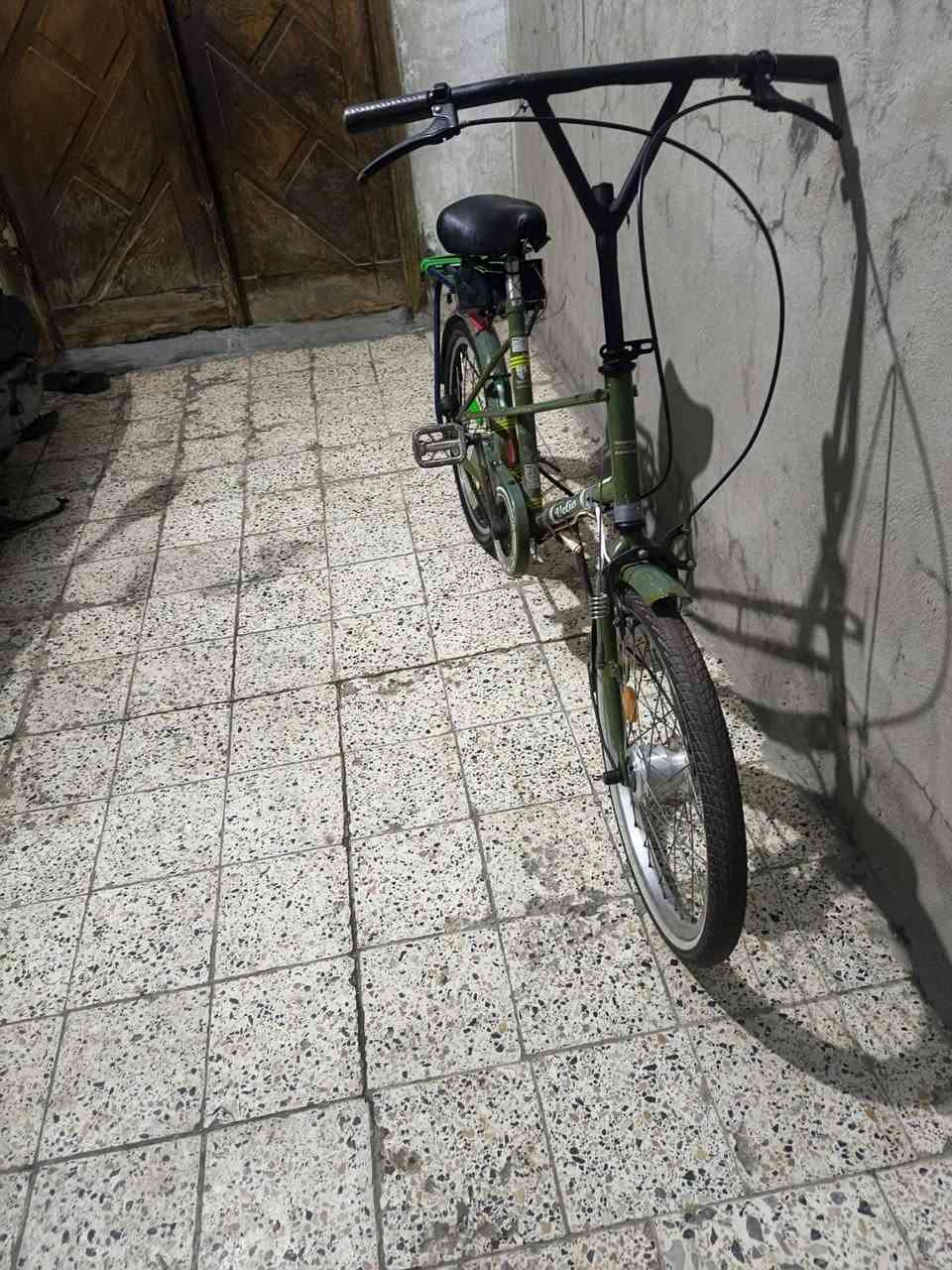 السلام عليكم بايسكل حجم 20 تكسي ياباني مال حاويه للبيع السعر خاص المكان الامين  رقم *********** موجود واتساب
