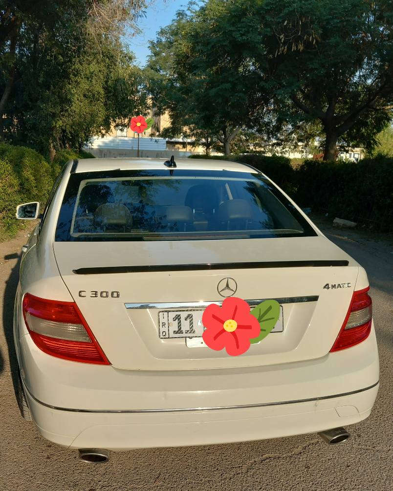 مارسيدس V6 C300السيارة رقم انكليزي/بغداد كير ومكينة  نظيف شرط على الفحص ، تفئة وتبريد فول بيهة حادث بسيط بالهلال من جهة السايق ضررها كلش بصيط خمس أصابع . الباقي مكفولة شرط عالسونار .
سيارة باسمي للشراي الاتصال بالرقم *********** بغداد, العراق
