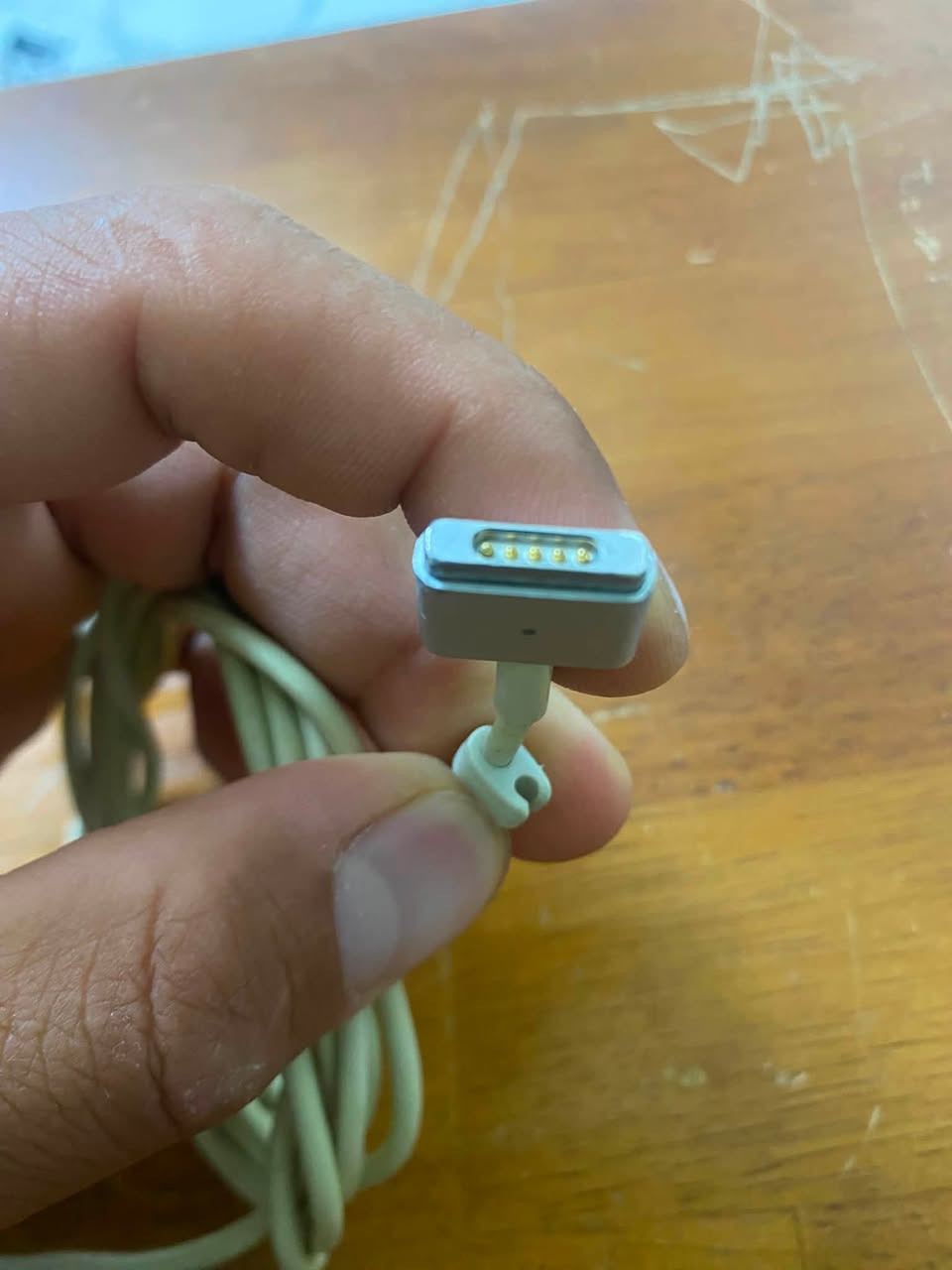 للبيع شاحن Apple MagSafe 2 أصلي 45W

* القدرة: 45W
* الموديل: A1436
* مناسب لأجهزة MacBook Air بمنفذ MagSafe 2
* يعمل بكفاءة 100%
* الكيبل الأصلي مرفق
* الحالة: مستعمل بحالة جيدة

💰 السعر: 50,000 دينار عراقي

🚚 يوجد توصيل إلى جميع محافظات العراق.

للاستفسار أو الحجز، راسلني على الخاص.


**إذا كنت صاحب هذا الإعلان وتريد حذفه لأي سبب، رجاءا أرسل رسالة إلى الدعم الفني**