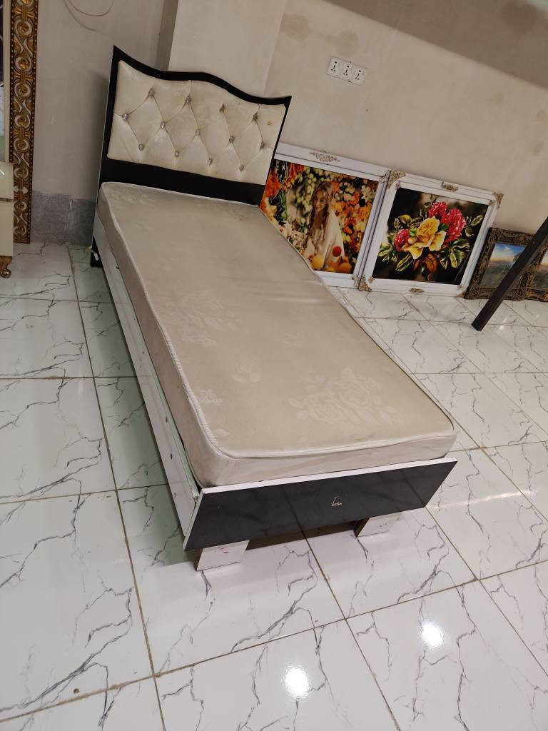 سرير نفر واحد حيل نظيف مع دوشك 65 الف كركوك, العراق


**إذا كنت صاحب هذا الإعلان وتريد حذفه لأي سبب، رجاءا أرسل رسالة إلى الدعم الفني**