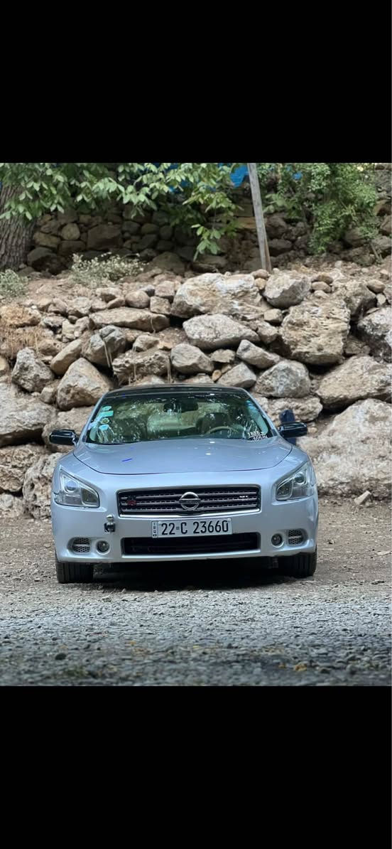 سلاو 
فرؤشتن و گؤرينةوة
نيسان ماكسييما
٢٠١٠
فوول فوول
خليجية سفري ئيرةية
ناوو زةردة
سلايت و بةسمةية
دوو پةلةي بةقةي ناو لةپي دةست بؤياخة بي ناوو گرتن و ليدراو
كالبوونةوةي نيية قةپ و قؤپ و ساردي نييية
هةموو گياني بةشةرت و جاهيزة دةعامي بؤ دةعامي بةشةرتي فةحس
سةنةوي تازةية تا ٢٠٣٠ بةناوي خؤمة تةحويل و خةرامة و وةكالة بةشةرت
سةيارةي مالة هيي مةعرةز نيية
سعري ٩٨ گةلاو مةجال
لة پيرةمةگروونم
*********** فايبةر و واتسابي لةسةرة دخان, السليمانية
