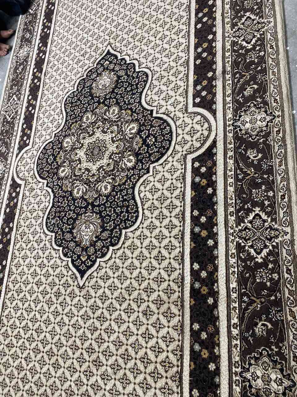 ئەم فەرشە بۆ فرۆشتن قیاسی ٢بە ٥ سعری ٥٠هەزار مجال زۆر پاکە بیعەیبە نا سوتاوی هەیە نا دراو بەس شۆردنی گرگ  شوین کەلار


**إذا كنت صاحب هذا الإعلان وتريد حذفه لأي سبب، رجاءا أرسل رسالة إلى الدعم الفني**