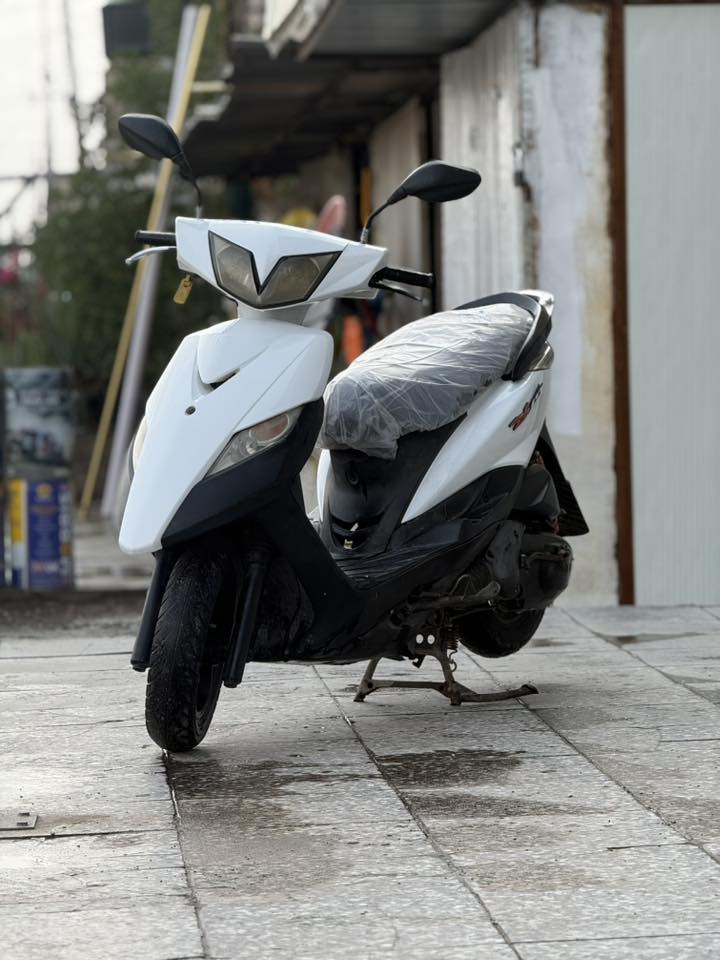 ماكس ثعلب كابريترالدرجه جديده وحلوه ومابيه نقص مكينه ناعمه كلش شرط ربع نكره سلف وهندر شلعه معدال اوراق منفيس الدراجه صار فتره من نازه رمبه السعر ٥٧٥وشايف خير لياخذها مكان بغداد البياع ***********
