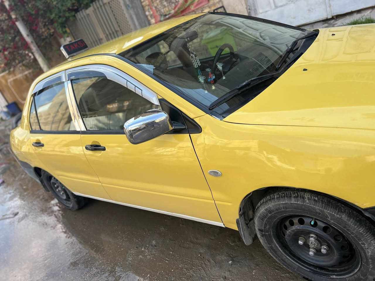 السلام عليكم لانسر الون نيلي مصبوغ اصفر 
سيارة جاهزة محرك كير اوتماتيك صدرخلفي امامي تبريدفقط عاطل عندي 
تحويل مباشر بسمي رقم بغداد
السعر68$بيهة مجال بسيط
مكاني الحسينيه مال الراشديه 
***********موديل 2010
حادثه الجاملغ الخلفي
