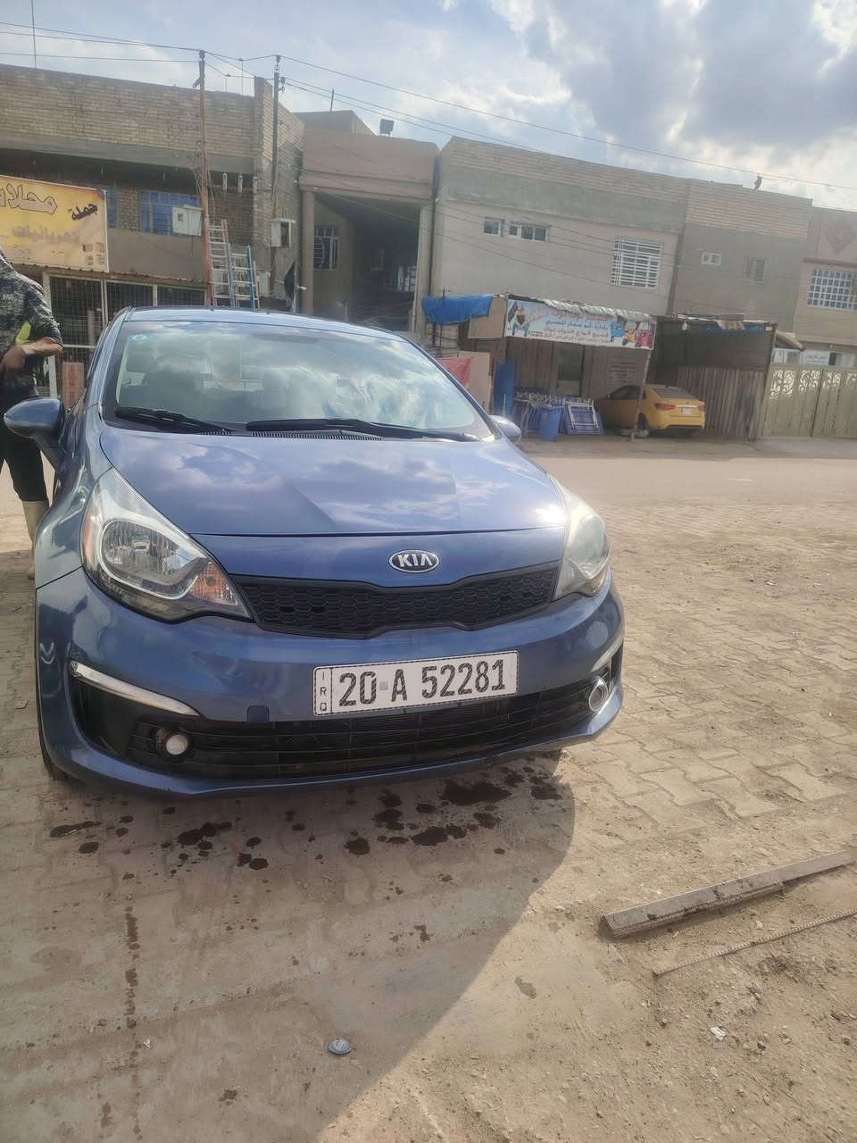 السلام عليكم كيا ريو مديل2016 كير عادي 7 نمر حادثه موضح كدامكم  مكينه ١٦٠٠ مشروع وطني  السعر ٨٥ ورقه وبيها مجال بسيط مكاني بغداد الجديدة الرقم ***********
