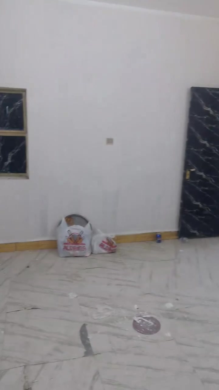 شقه ارضيه للايجار السيديه الضباط شارع المركز قرب افران قلعه 

غرفه وصاله مطبخ صحيات منور 

ايجار 425 قفل 

للاستفسار الاتصال على الارقام 
***********
***********

مكتب القريشي للعقار

