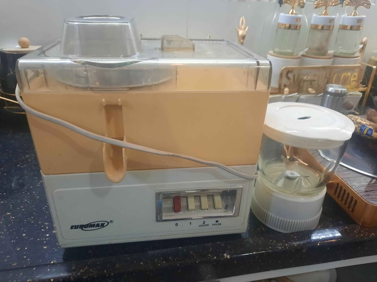 ميز واربع كراسي مودرن زان ثقيل جدا تكمه واثنين كراسي ب٧٥ وخلاط متعدد الاستعمالات ب٤٠ بغداد, العراق


**إذا كنت صاحب هذا الإعلان وتريد حذفه لأي سبب، رجاءا أرسل رسالة إلى الدعم الفني**