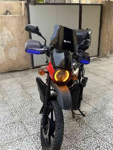 للبيع 
بوكسر 2023 مرقم بغداد بأسمي تحويل ثاني يوم

الدراجة ما بيها نقص.  السعر 2،650،000 وبيها مجال

بغداد / الدولعي. / ***********
