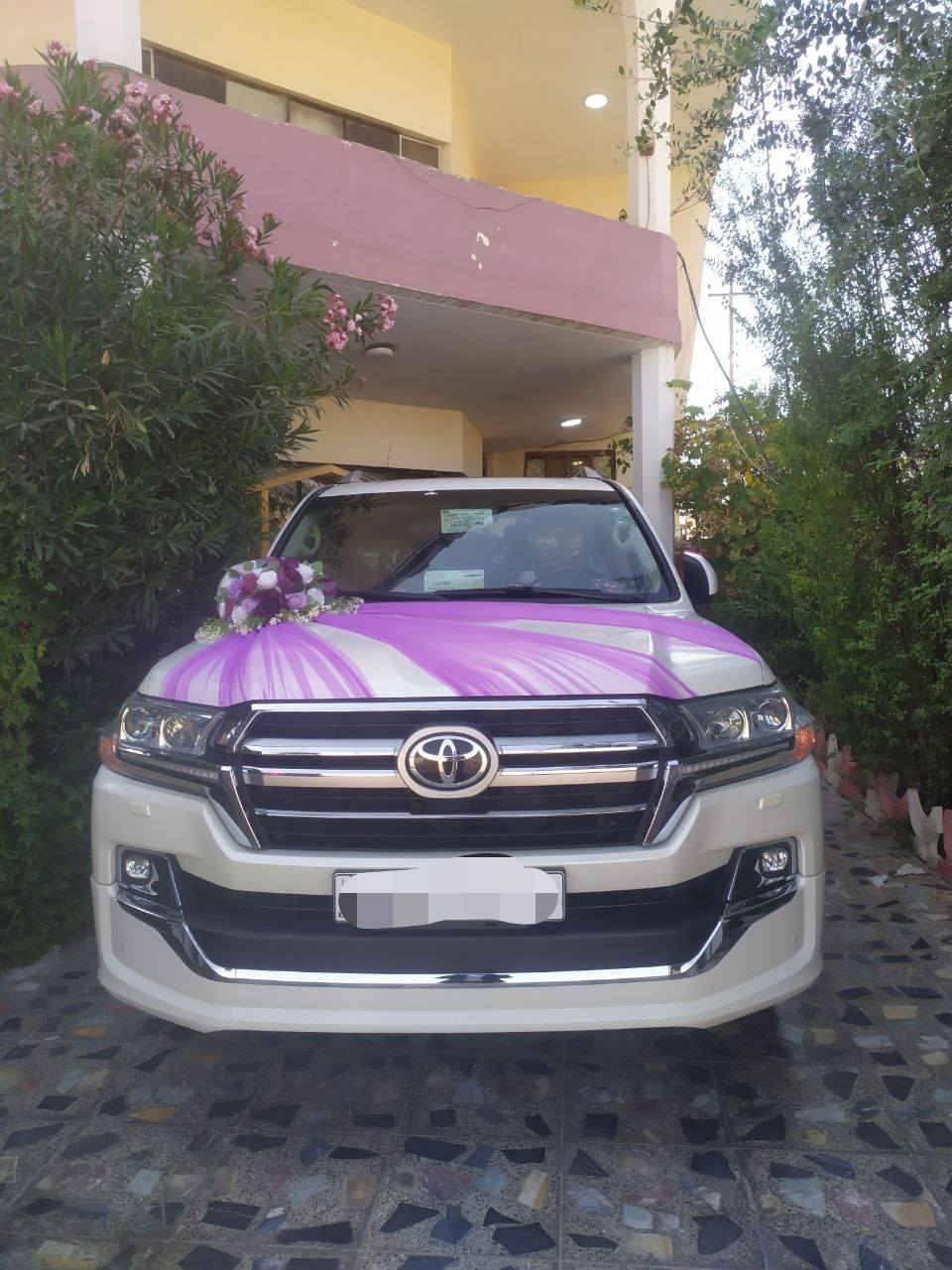 📌 للبيع — تويوتا لاندكروزر VXR فكسار 2019
اللون الخارجي: أبيض
اللون الداخلي: بيج
المحرك: 5.7 لتر V8 (8 سلندر)
القير: أوتوماتيك 8 نمر
الدفع: رباعي 4×4
الكيلومترات: 142 ألف كم
⭐ مواصفات VXR المعروفة:
فول مواصفات 
3 شاشات
فتحة سقف
كشن جلد كهرباء
تشغيل عن بُعد
نظام ترحيب (إنارة + مرايا)
عينه لكزس
دبل ماوس
مثبت سرعة
تحكم دريكسون
حساسات + كاميرات
🛠 الحالة والصيانة: 
✔️ كفالة من صبغ وضربة
✔️ فقط بارد بسيط
✔️ وتكحيل على كد إصبعين 
✔️ الصيانة بالكامل بشركة ساز
✔️ السيارة نظيفة وجاهزة
🛞 إضافات:
تخم تاير ياباني 
رقم أربيل
💰 السعر: 61500 قابل للتفاوض 
📍 الموقع: البصره الجنينه 
📞 الاتصال: ***********  
واتساب ***********
