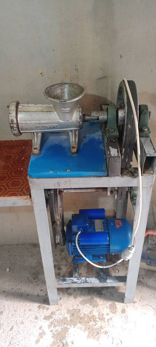 السلام عليكم يتوفر مكينة ثرم لحم حجم كبير
للاستفسار الاتصال او مراسله ع واتساب ***********
