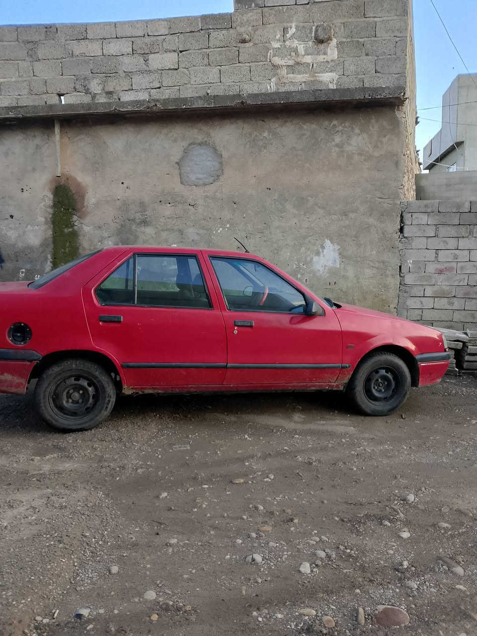 رينو للبيع حجم 19 موديل92 رقم هزء جديد اني الشرعي محرك وكير شرط صبغ عام جماليه السعر  23بيها مجال العنوان يارمجه الرقم *********** بي واتساب معارض
