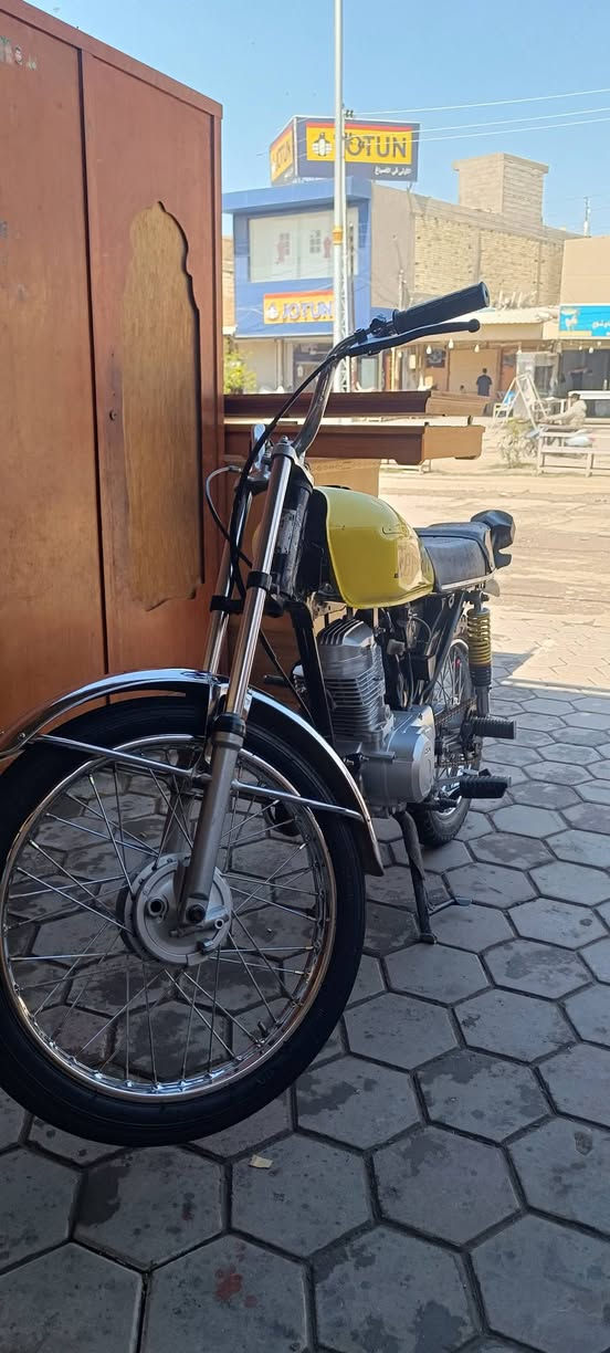 🔥 دراجة للبيع  🔥
دراجة بحالة ممتازة 👌
✔️ تعمير جديد
✔️ محرك (نامة) جديد
✔️ شاصي ارشه
✔️ أوراق كاملة
✨ نظيفة جداً – خير من الله وشوفة عينك
📍 المكان: واسط / الصويرة
📞 للتواصل: ***********
