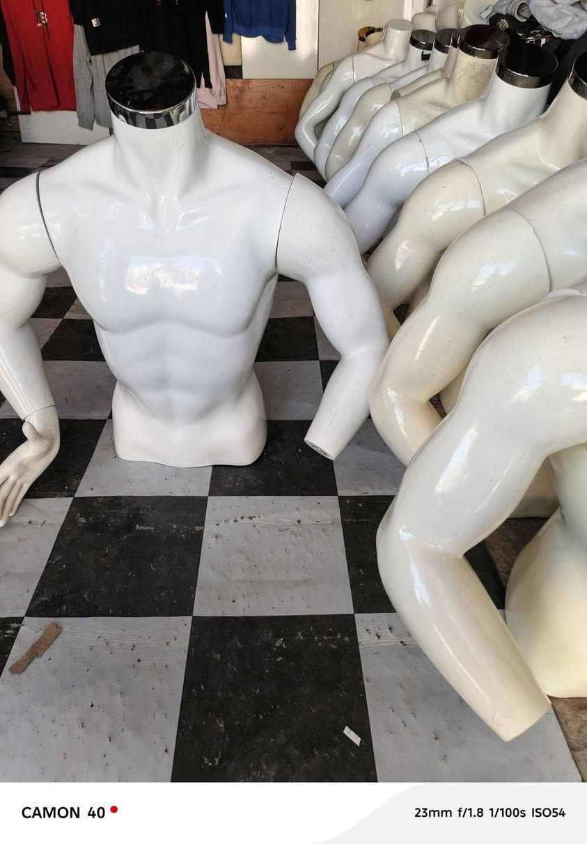 السلام عليكم من رخصة مدير الكروب ملكانات نظيفات جدد عدد 20الي يريدهن هاذا رقمي بي واتساب ***********,
