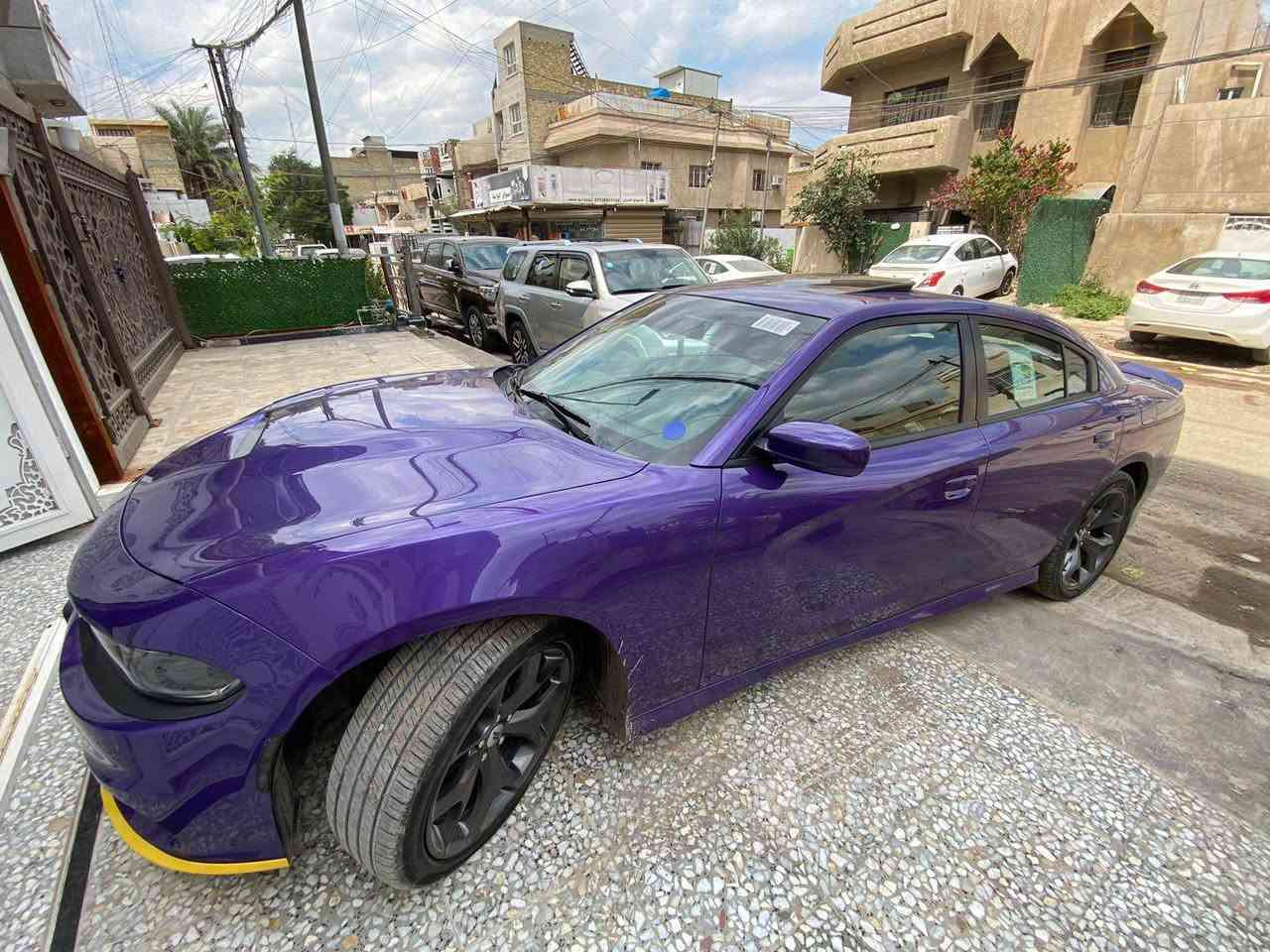 دوج جارجر خليجي  وكاله هارلم 2019 GT
 
المحرك: V6/3600 

 اللون : بنفسجي داخل احمر 

عداد المسافه 41 الف كيلو

السعر 230

المواصفات : 

   •فتحة سلايد
* المصابيح الأمامية مع LED . 
* حساسات .
* شاشه كبيرة مع نظام ملاحة نفكيشن GPS .
* الشاشة مع اوپشنات SRT . 
* ويل قياس 20 انج GT plas
* مقاعد جلد  .بلون السيارة 
* كشن السائق كهرباء .
* تشغيل عن بعد .   .
* كاميرا خلفية .
* مرايا متحسسة للاضاءة العالية .
   • كير شفتات .
* سوبر تراك باك 

السياره بيهه حادث امامي دعاميه وبنيد وصوره السونار موجوده

مكان السياره : بغداد

للاستفسار : *********** بغداد, العراق
