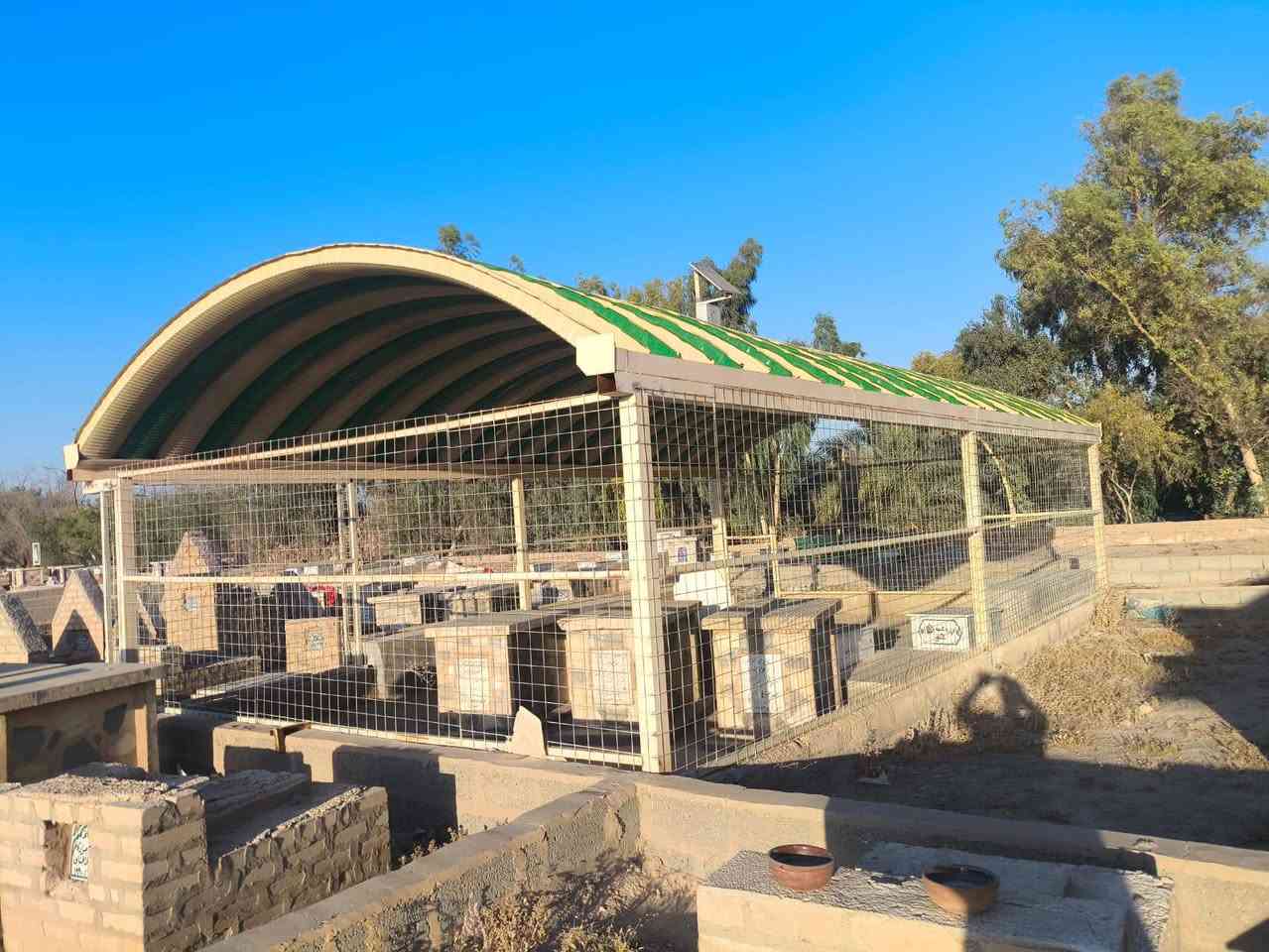 السلام عليكم نعمل جميع السقائف الكيسبان والجينكو والسندويج في مقبرة كربلاء المقدسة ب انسب الاسعار وبضمان ***********

