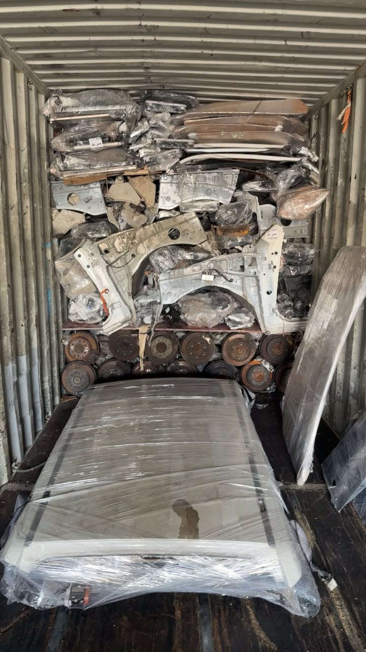 السلام عليكم
تتوفر لدينا ادوات برادو من موديل 2000-2025 شكل الجديد
***********حسين ناظم 
***********
توجد خدمه توصيل بغداد وجميع المحافظات والاقضيه مجانا 
عنوان📍بغداد شارع شيخ عمر شارع الثاني مقابل معمل الثلج 
مستعدون لبيع وشراء وتعمير السيارات المتضرره 
    
                         ومن الله التوفيق
