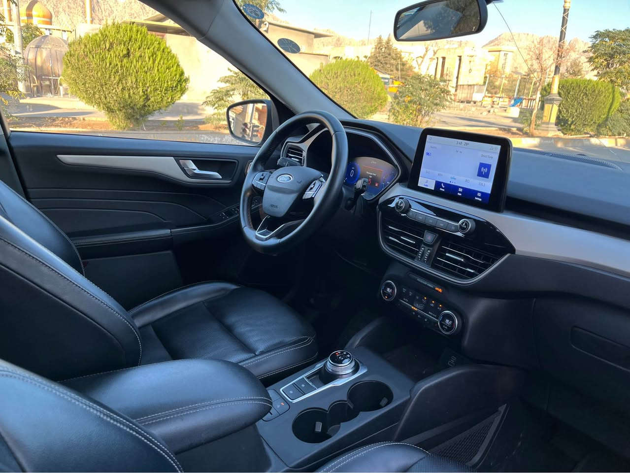 Ford escape 2021 Black
فۆرد ئیسکەیپ 2021 ڕەش
فول مواسەفات:
1- سڵاید و پانۆڕاما.
2- گێچ ئەلیکترۆنی.
3- کوشن هیتەر و سوکان هیتەر.
4- بەسمە و شەغال.
5- دەرگای دواوە ئۆتۆیە و کۆنترۆڵە.
6- ڕادار و خەتی جاددە.
7- دەبڵ ئەکسڵ.
8- چوارمۆدی لێخوڕین.
9- کامیرا و حاسە.
10- کوشن غەزن.

تێبینی:

# سەیارەکە بێ بۆیاغە.
# گێڕ و مەکینە بەشەرت.
# 3بستۆنی تۆربۆیە.
# 33 هەزار مایڵ ڕۆیشتووە
# سەنەوی تا مانگی 7ـی2028 تازەیە.
# بەناو خۆمەوەیە، بەشەرتی تەحویل و غرامە و بەناوکردن.
# پاکوخاوێن و توندوتۆڵە، مەسرەفی نییە.
# ژمارەی شانسی سەیارە:
1FMCU9H68MUB10271

تەلەفۆن: ***********

نرخی: 155$ رانية, السليمانية
