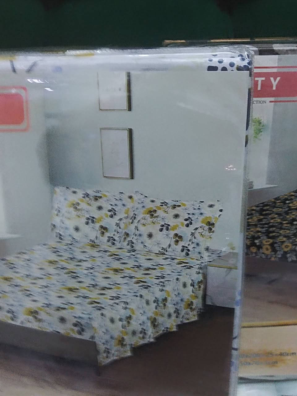 توجد ٤٩ كارتون تصفيه مخزن ***********علما ان الكارتون يحتوي ٢٤ قطعه
