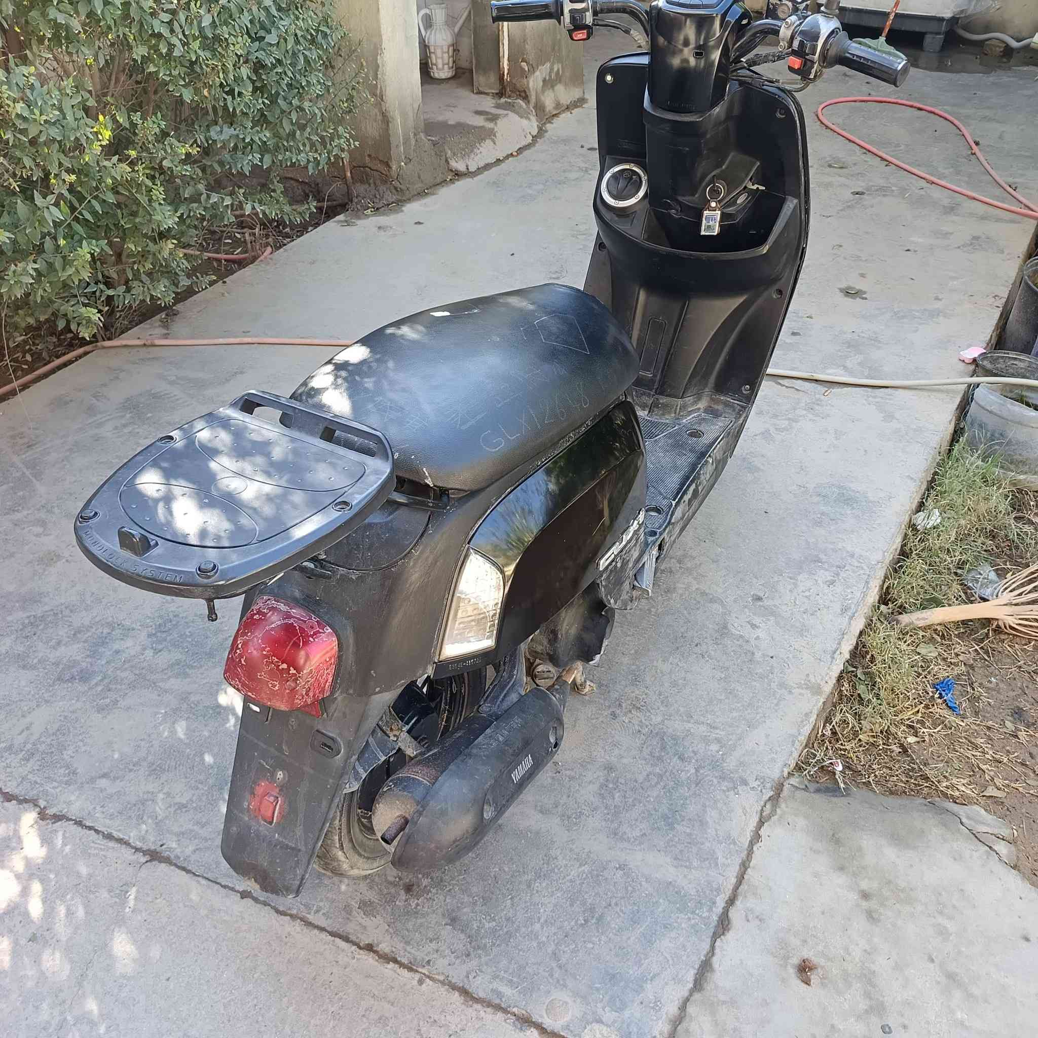 بوليس موديل 2009 بلاديه اي نقص مابيه 
شلعه ومعدل تخبل تعال افحص وشوف بعينك سعرهه ب 550 مكاني مسيب وخاص مفتوح ***********
