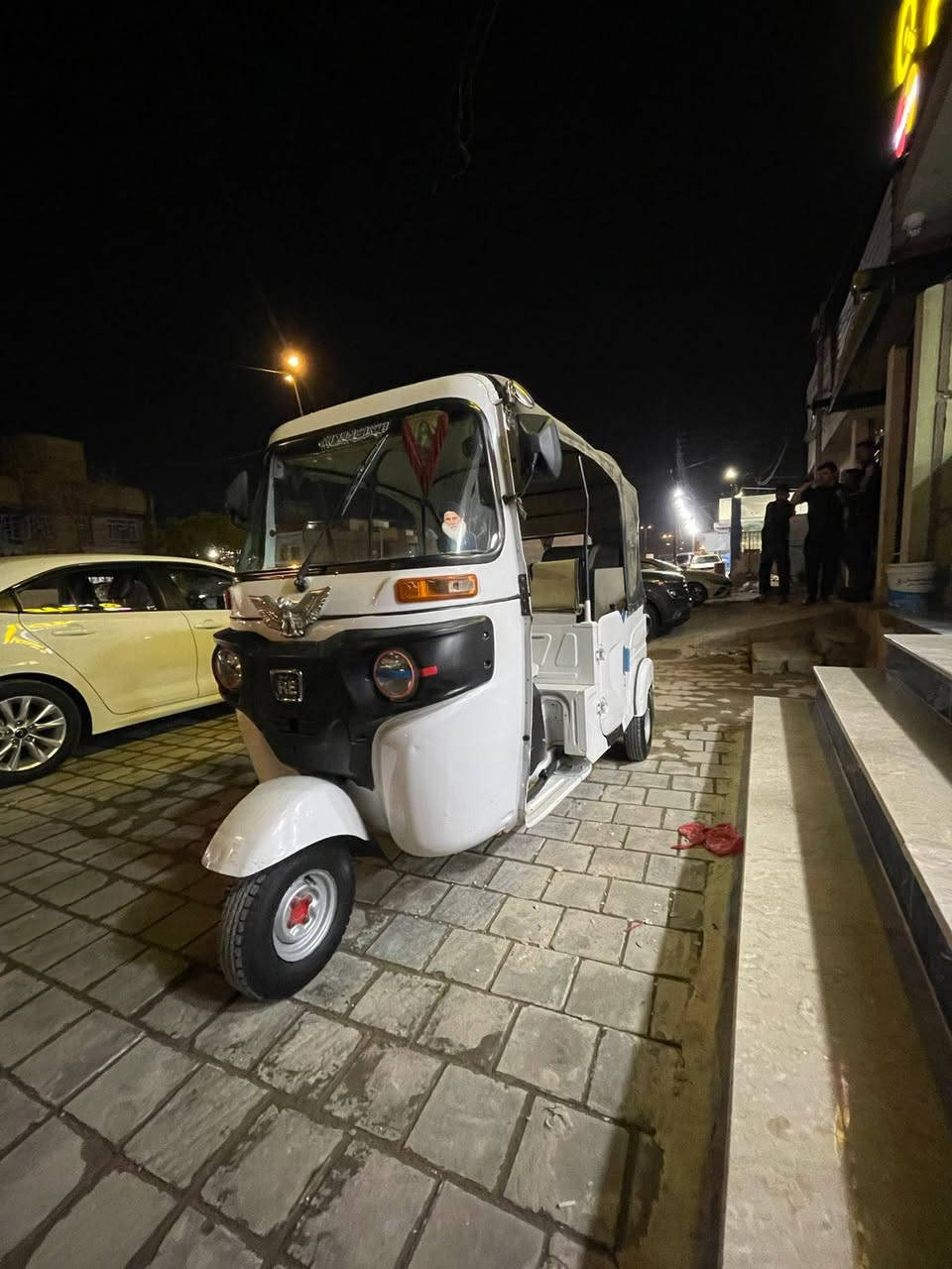 سلام عليكم تكتك ابيض 2022شهر3 رقم واسط الشوملي مكاني بغداد مكينه كفاله عامه مامفتوح برغي كهربائيات خير من الله عله وضع الشركه تكتك بها ضربه معمره جوه الايت الخلفي الايسر والباب المكينه  ملاحضه التكتك ضايعه سنويتها والووحات بعدها مطالعه والولد موجود وحاضر يطلع سنويه ويحولك السعر 7300رقم الهاتف *********** عنوان حي اور
