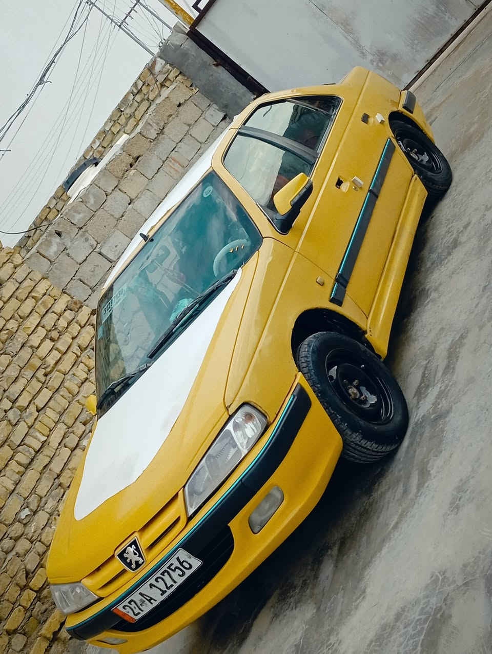 سلام عليكم سياره بيجيو بارص موديل 2015
سياره مكينه كير فرنسي صارلي اسبوع من شادهن تخم تاير جديد باتري جديد 
كهربائيات كله شغاله تبريد شغال 
السعر 33 وبيه مجال بصيط وستفسار اكثر عله هاذه الرقم ***********
