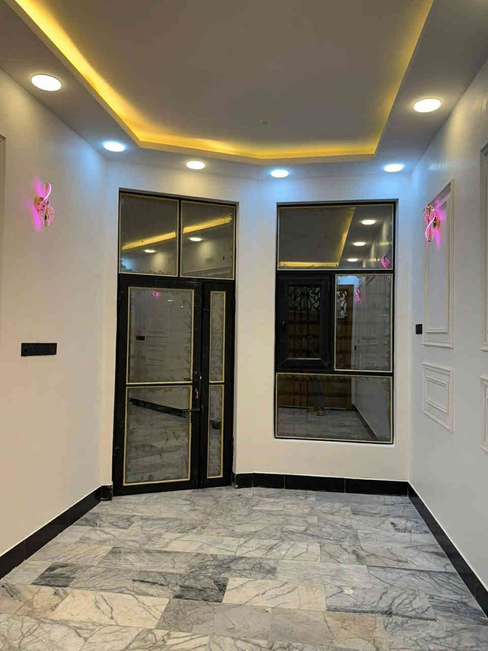 دار للبيع نجف كوفه حي نيسان 

مساحه الدار ١٢٠ متر ٦*٢٠=١٢٠ متر

اخوان الدار خلف شارع البوريات خلف مجمع ملوكه 

قطاع ال ١٥ 

نظام البيت كامرات ونترنيت $

الدار طابقين الطابق الاول غرفه صاله ستقبال مطبخ صحيات داخلي وصحيات خارجي وحديقه داخليه وشلال داخلي وشلال خارجي الطابق الثاني غرفتين وصاله وصحيات الاستفسار اتصل 

***********
