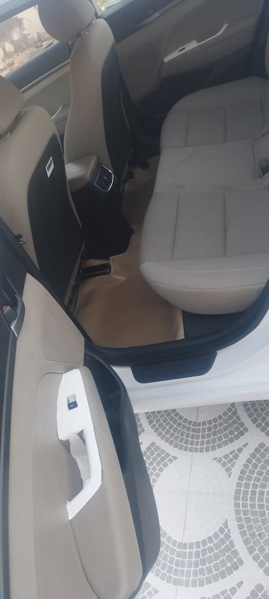 النترا 2019 خليجي سوبر
رقم واسط 
فول مواصفات للاخير 1/1
مكفولة كفالة عامه
محرك 2000 دوش
فتحه سقف سلايد 
كامره خلفي 
شاشةكبيره اندرويد 
تحكم أستيرن
وضعيات قيادة متعدده ٣ وضعيات
 حساسات إماميه خلفي
كشنات مخملي 
مري شفط نظام ترحيب 
لد نهاري 
تبريد قطعتين
ويل كب/ويل كروم/ويل 17
مدخل AUX+USB/بلوتوث...
سونار واضح بالنشر 
السعر 168
الكوت المركز 
للاتصال  ***********
***********
