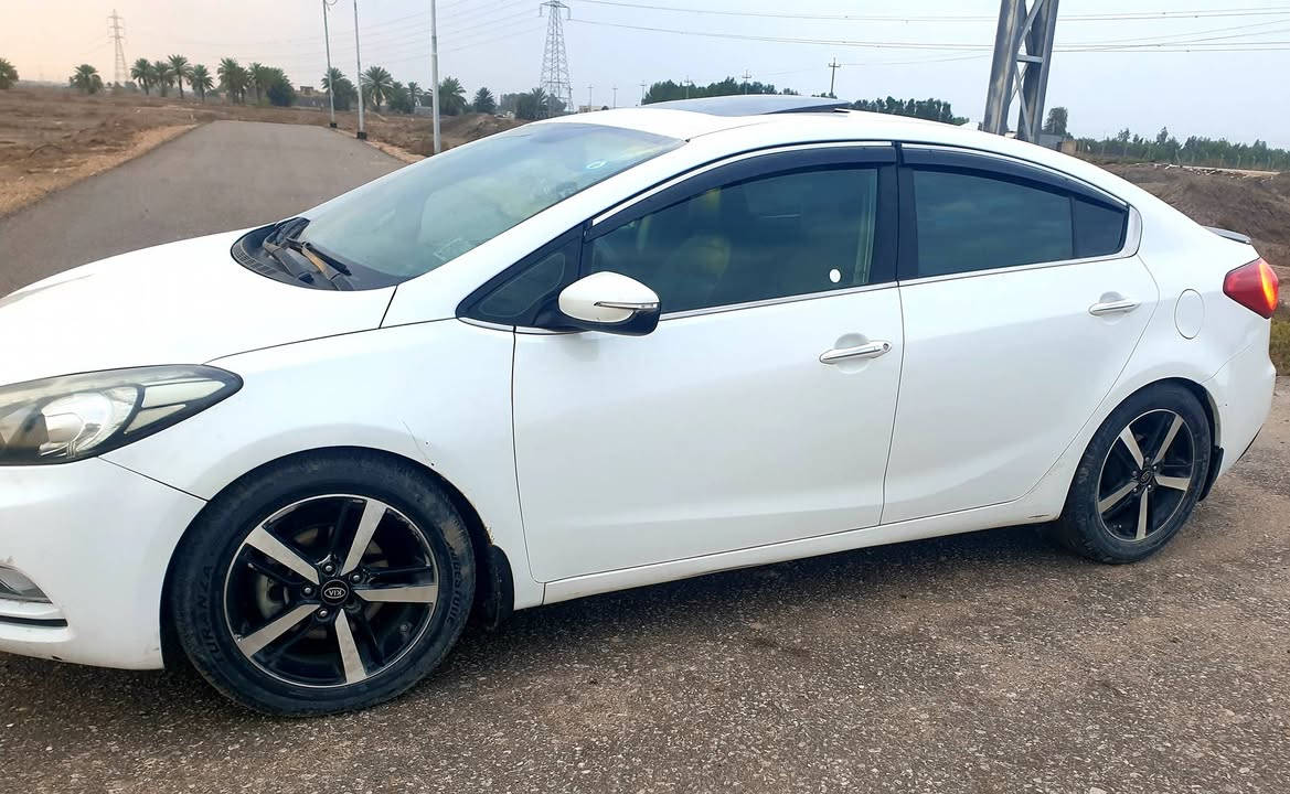 سلام عليكم 
كيا فورتي 2015 وارد امريكي 
محرك وكير مكفولات 
رقم بغداد باسمي 
تبديل جاملغ بدون صبغ بلادي مطابق نفس لون 
والبنيد مصبوغ تقريبا نصفه
بدون دواخل شواصي لغود كفاله عامه ليبل واحد
مواصفات فول فول تحكمات vib
جاهزه من كل نواحي السعر ١١٧ وبيها مجال 
مكاني بابل محاويل حي المشتل 
***********
