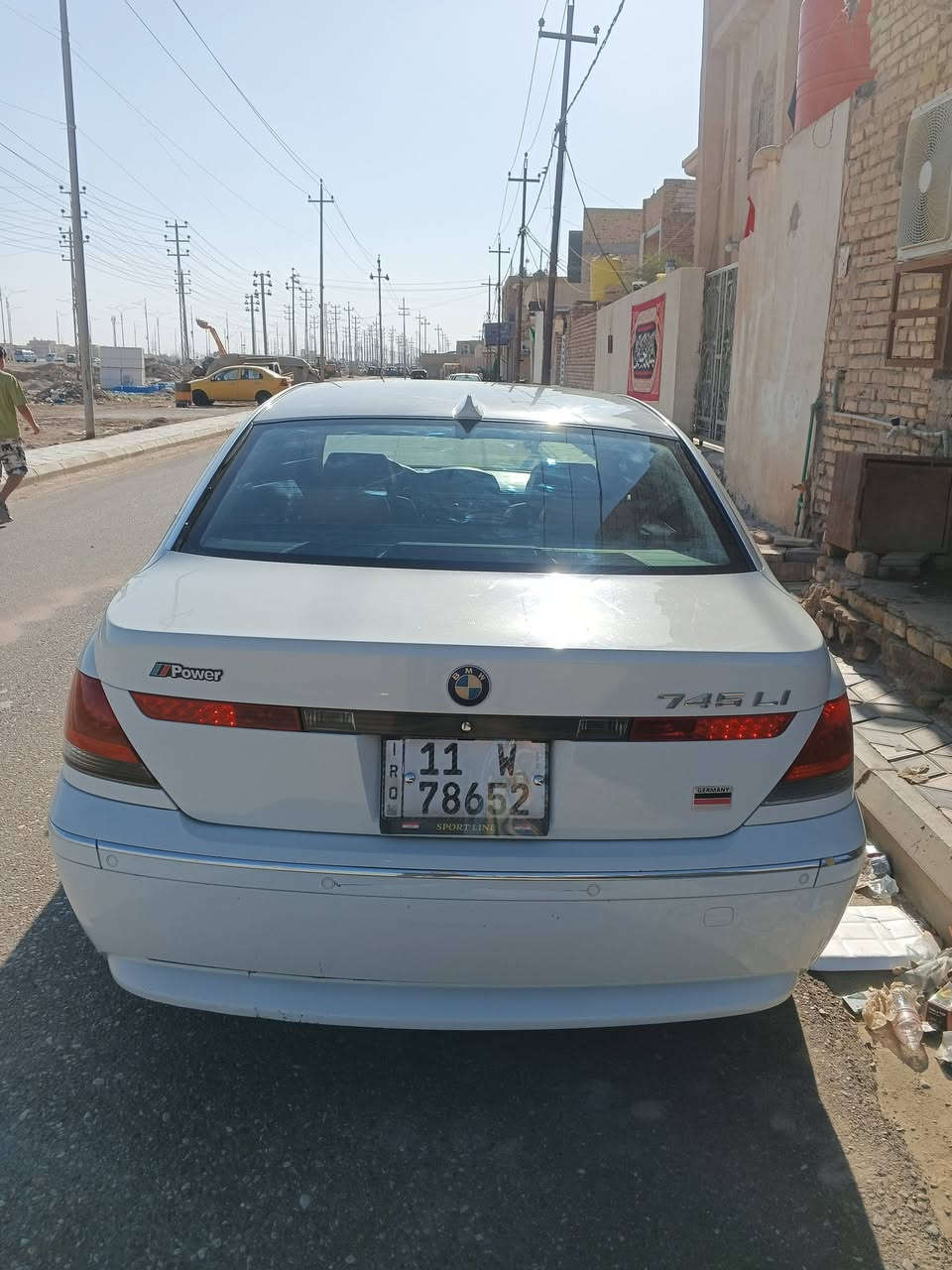 السلام عليكم bmw e65 باخره موديل ٢٠٠٤ باب طويل 
السياره جديده لوك مكينه وكير وتفرعات شرط زيرو شادهن  بالكارتون مال وارد يابان وماشيه ١٠ الف 
منظومة تبريد جديده لوك فريز تبريد +فريزر تدفئه+كمبريسر+راديتر كله جديد شرط تبريد ثلج 
تخم تاير جديد لوك 
صدر وحداديه ومشط لوك 
صدر وحداديه خلفي جديد 
٤ بوب شفط مري شفط صندوك شفط سلايت ٣طكات تحكم كشنات ميموري ٣ وضعيات 
ستيرن كهرباء تبريد تدفئه كشن امامي
كشنات خلفيه منفصل كهرباء تبريد تدفئه 
كروز سرعه 
منظومة زينون كلش قويه 
لايت عالي شمسي قوي كلش 
٥ بردات كهرباء 
رقم بغداد انكليزي سنويه لل٣٠ جديده وشرط التحويل 
السياره مكفولة من الصبغ بيها قطعه زغيره صبغ والباب توحيد لون والجاملغات الاماميه مبدلات اثر شخوط 
للبيع او المراوس بسياره سعرها اقل لان محتاج واريد فرق السعر ١٢٠ ورقه قفل من الأخير 
وماكو هيج سياره بهيج نظافه بهيج سعر 
مكان السياره ميسان 
للاستفسار الاتصال على الرقم ***********
