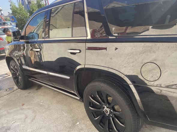 كديلاك اسكاليد  بلاتينيوم  اعلى فئه وكالة المنصور  خليجي  موديل 18

افخم سياره من ناحية القياده 

السياره اعلى فئه بالمواصفات

تخم تايرات جديد وكاله اصلي  

الكشنات

كهرباء 

خزن 

تدليك مساج

كشنات جلد بيجي خليجي

تدفأه تبريد 

سماعات بالكشن 

حساس خلفي امامي 

رادار ٣٦٠ درجه 

اتو بارك 

داتا شو 

هاندبريك اوتو 

اوتو هولد 

خمس كامرات 

خمس بصمات 

شاشات خلفيه 

نفكيشن 

لايت ليزري 

دوسات كهرباء 

سقف شامو وفتحه كهرباء

ستيرن كهرباء وخزن وتدفأه 

شاحن وايرلس

ثلاجه 

المحرك ٨ سلندر 

كير ١٠ نمر 

الجنطه كهرباء

ماشى ١٠٩

كل غراض السياره موجوده

والهدايا كلها موجوده 

مكان السياره بغداد 

سيارة حيل نظيفة كلشي عل بلاد لوك

باسمي السنوية

سيارة مابيـها دينار مصرف كامل من كل نواحي

سعر بيع او مراوس حسب القناعه 

والله لو مامحتاج افلوس مابيعها40

***********
