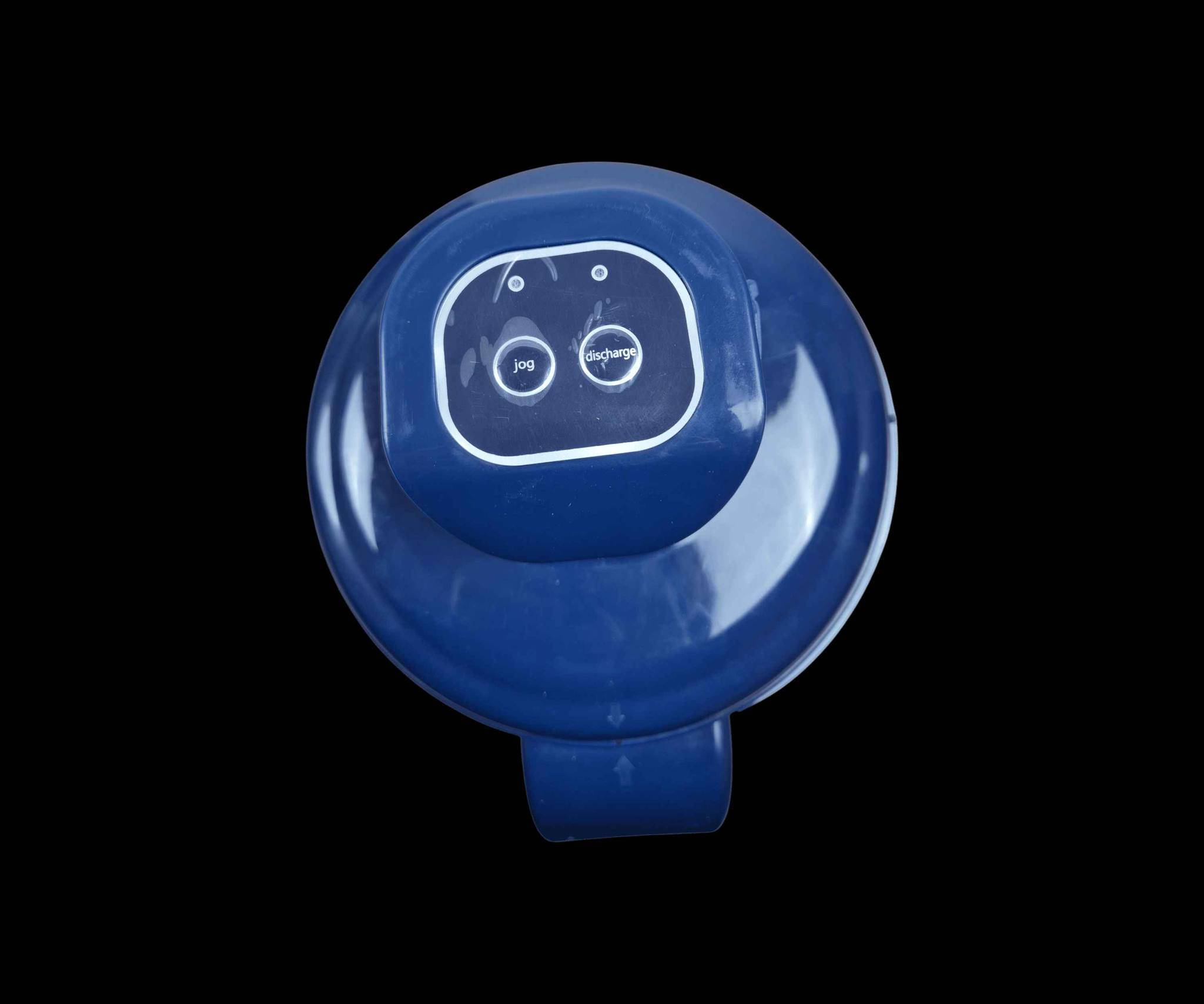 الاستخدامات

تقشير الفواكه مثل: التفاح، البطاطا، الطماطم، البرتقال وغيرها.

تقشير الخضروات بسرعة وبأقل جهد.

مناسبة للاستخدام المنزلي، المطابخ الصغيرة، وتحضير الطعام اليومي.

خيار عملي لكبار السن أو من يعانون من صعوبة الاستخدام اليدوي.

المميزات

تشغيل أوتوماتيكي بالكامل بضغطة زر.

مزودة بزرين للتحكم:

- زر Jog لبدء عملية التقشير.
- زر Discharge لتفريغ القشور بعد الانتهاء.

شفرة داخلية حادة مصنوعة من الستانلس ستيل المقاوم للصدأ.

وعاء شفاف يسمح برؤية عملية التقشير.

تصميم مغلق وآمن أثناء التشغيل.

قابلة للشحن عبر USB.

بطارية ليثيوم مدمجة:

الجهد المقنن: 3.7V

القدرة: 35 واط

جهد الشحن: 5V

تيار الشحن: 1A

سهلة الفك والتنظيف.

قاعدة ثابتة تقلل الاهتزاز أثناء الاستخدام. بغداد, العراق


**إذا كنت صاحب هذا الإعلان وتريد حذفه لأي سبب، رجاءا أرسل رسالة إلى الدعم الفني**