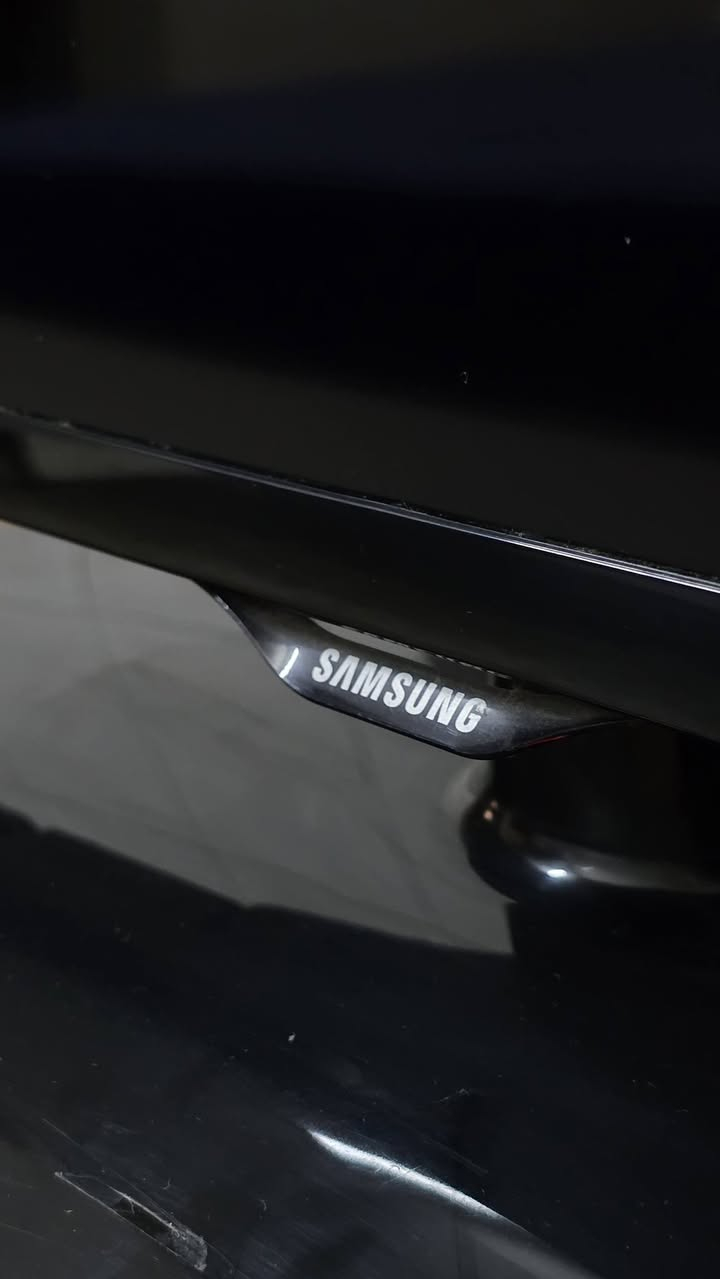 تەلەفزیۆنی سامسۆنگی ئەسڵی
شاشە ٤٠
فول ئێچ دی
زۆر تازەیە و بێ کێشەیە
تەنها ٢ شوختی بەسیتی هەیە و بە ئیشکردنەوە زۆر دیار نین

١٣٥ هەزار
سلێمانی
0771 499 9096
