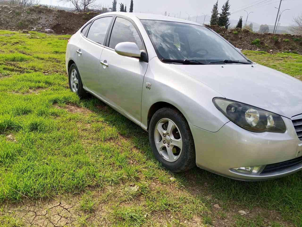 هۆندا  ئاڤانتی
مۆدیل 2008
کوشنی هیتەر  سوکان ڤۆلێمە 
تەبریدی لەمسە  
سەغفی بۆیاخ نیە 
گەڤەر گۆڕاوی بەشرت گەڤەر گۆڕاو نییە
داعمو لێ دراوی نیە 
پێشو دوای کەپسە 
گێڕو مەکیینەی بەشترت 
تێبینی  دوو پەلەی بچوک  کال بوونەوە بە سغفەکەیە تی  دیاریم کردوە 
***********
