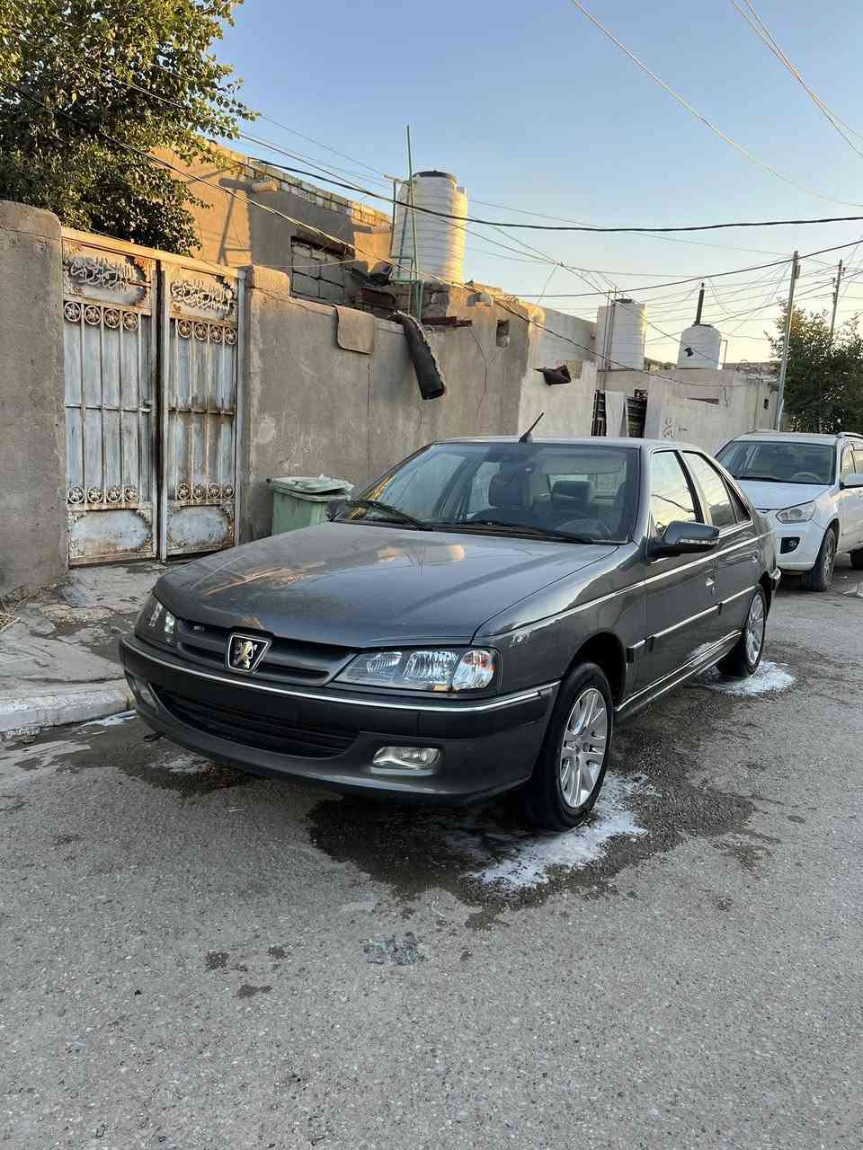 للبيع بيجو ٢٤حرة بدون رقم تترقم جميع محافظات . ماشيه ٣٠  الف كفاله عامه ماعده بارد صبعين مامبين ابدد سيارة جديدة حييل كله وضع شركه زيرو شرط.  سعر ٧٥وبيها مجال بسيط. مكاني ناصريه مركز.  💓. ***********
